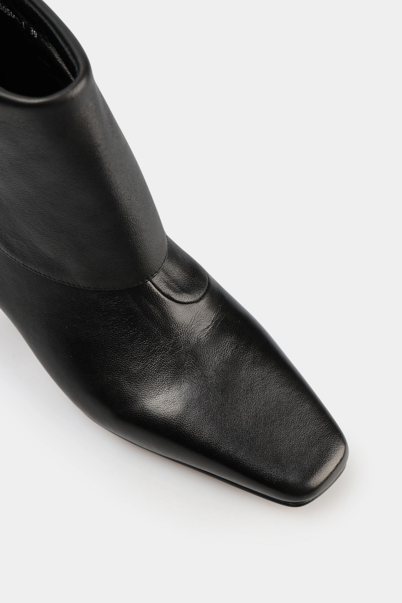 RP-GK25050-6 Ботильоны закрытые Red Pin Черный