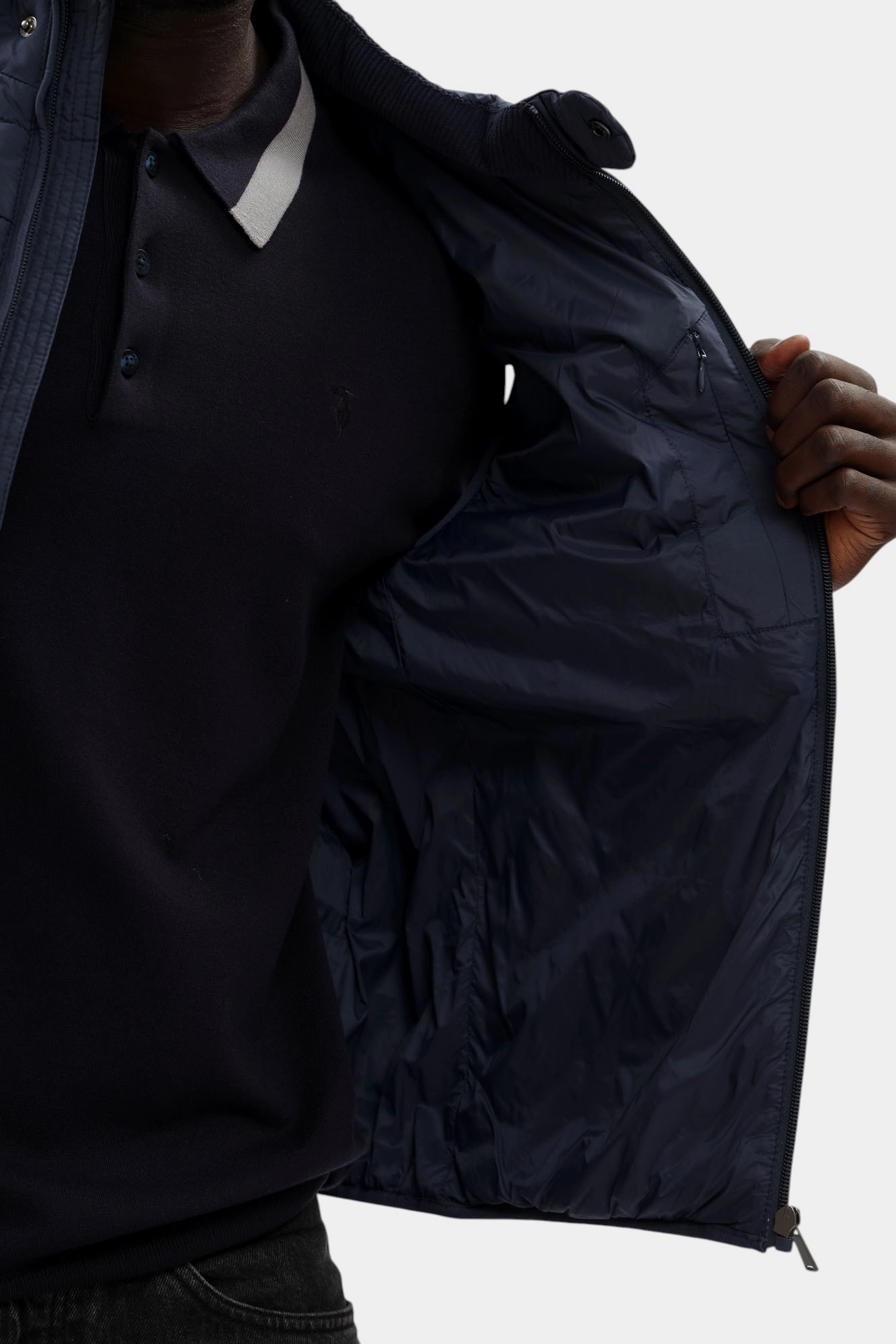 F006M000011N-MO802N10-08YR Жилет Trussardi Синий