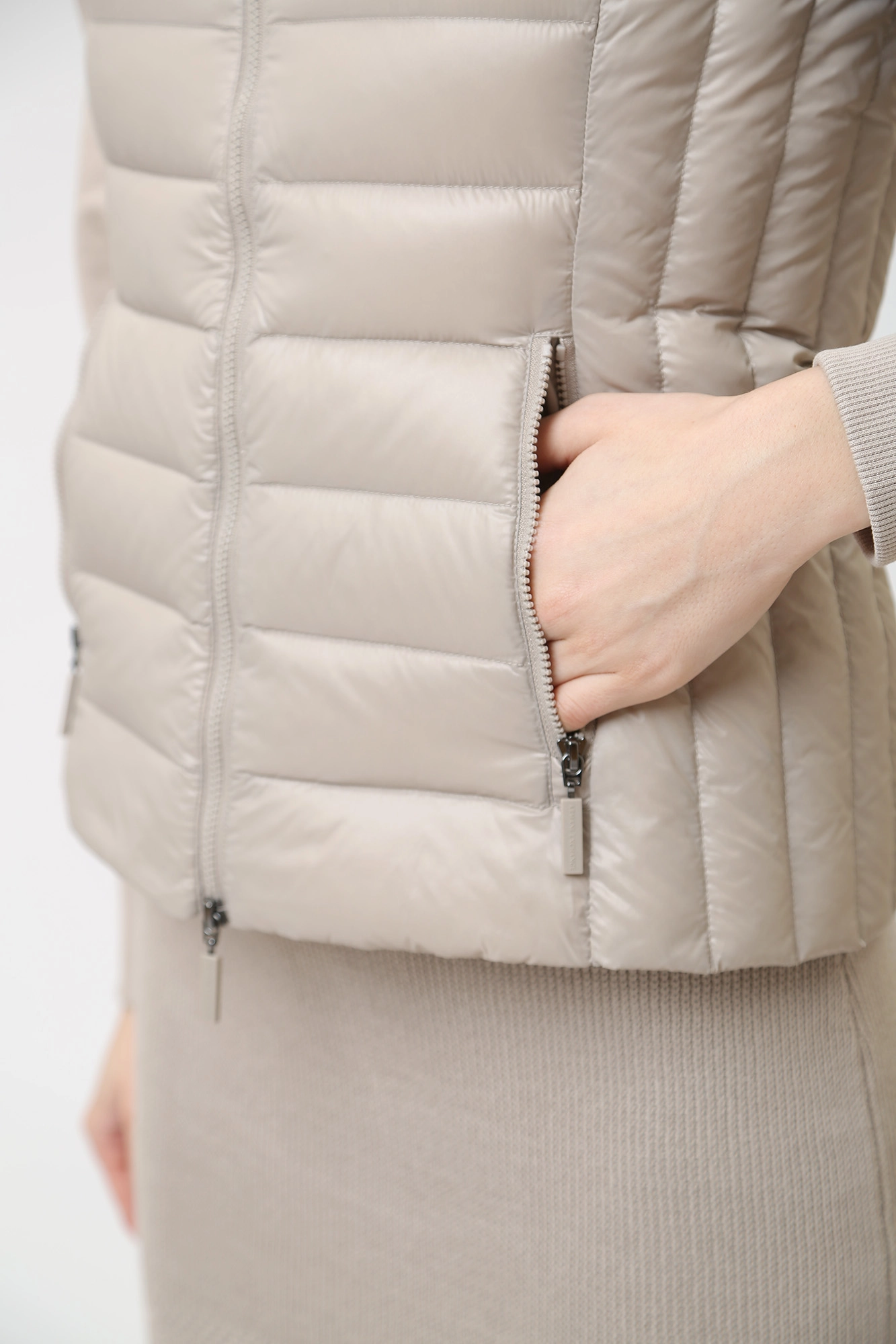 8NYQ01_YNM4Z жилет пуховый armani exchange 