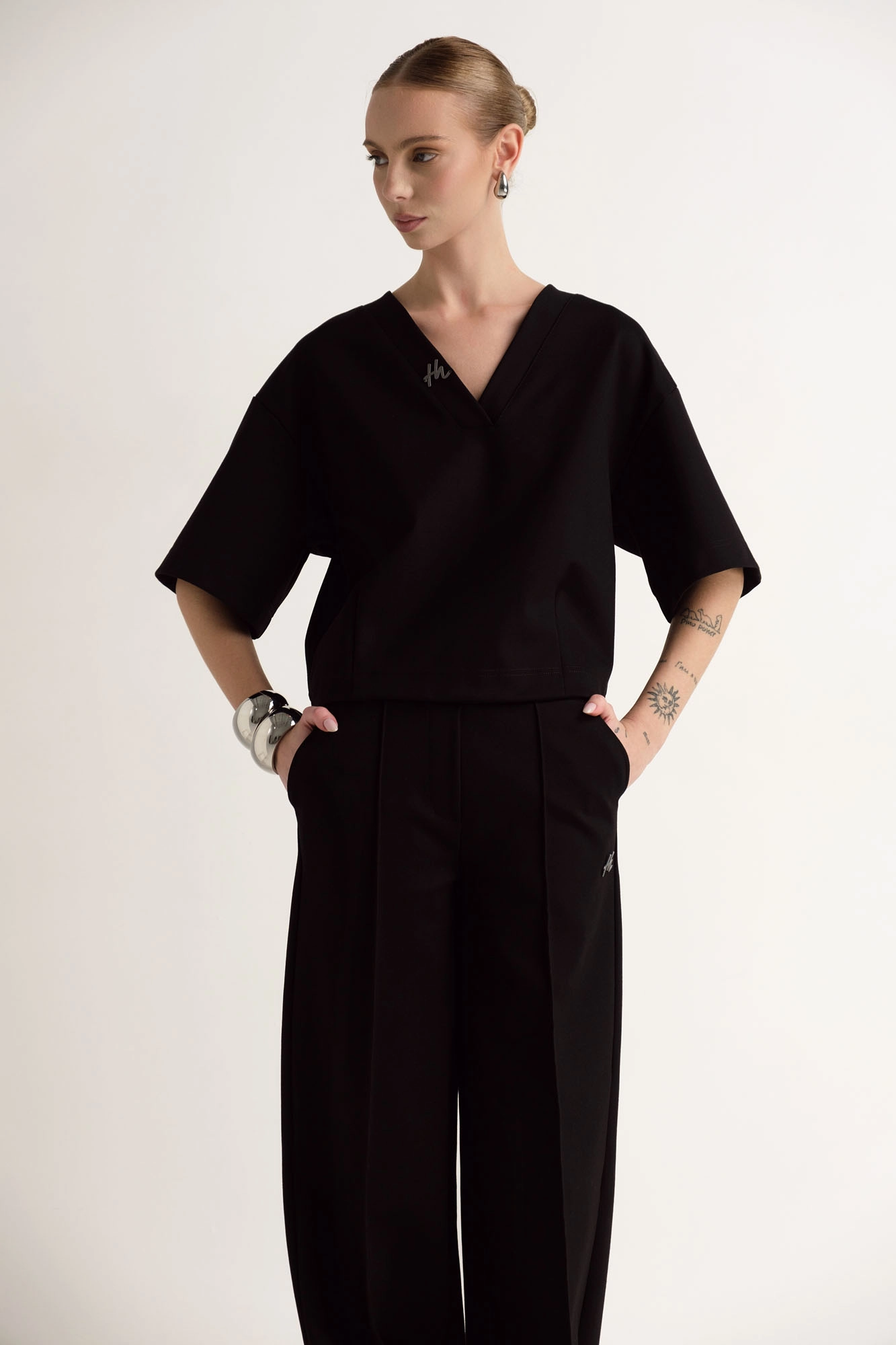 W-242-THT-56-0069 футболка the hills 