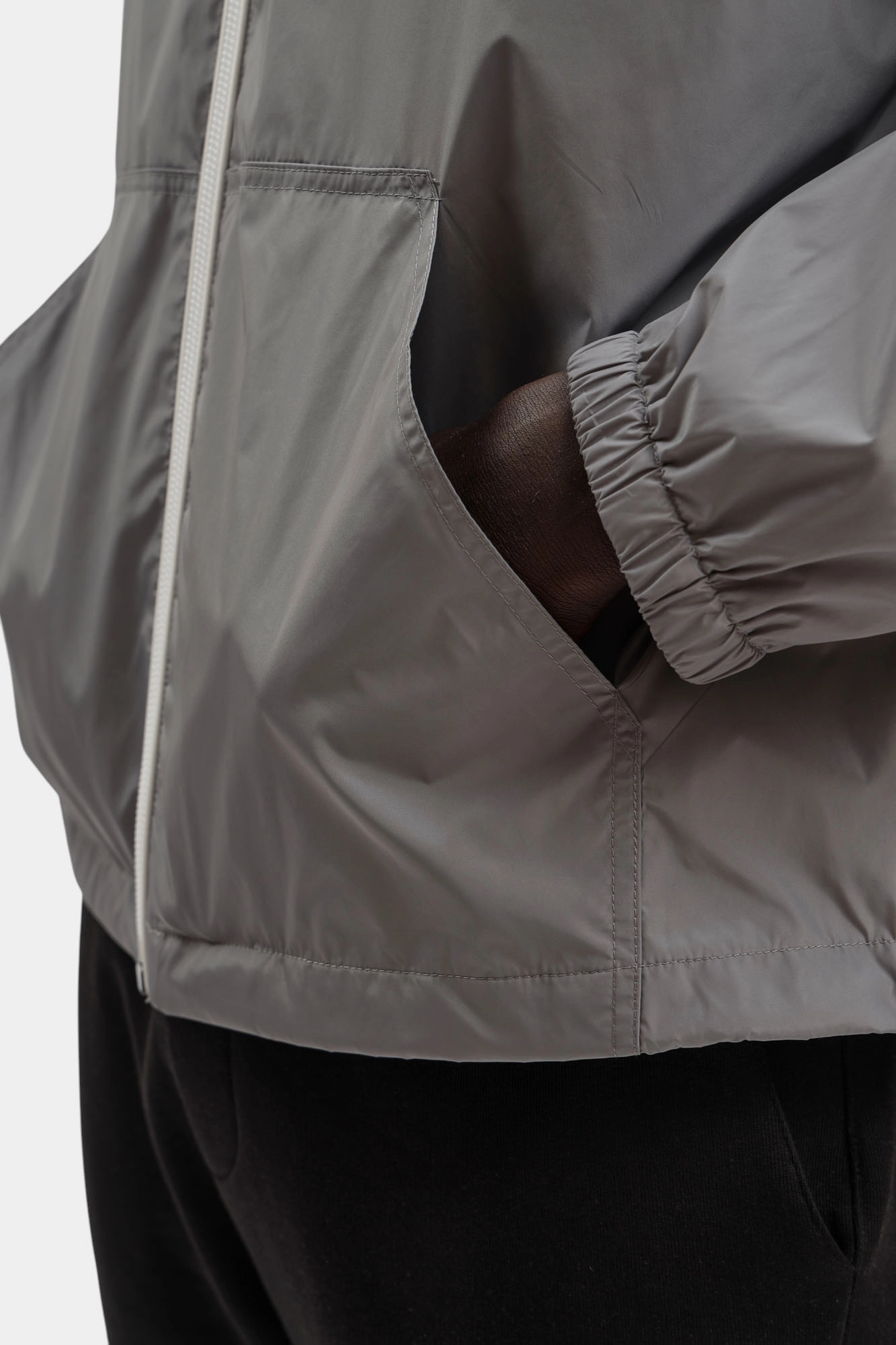 561557_505009 Куртка Karl Lagerfeld Серый