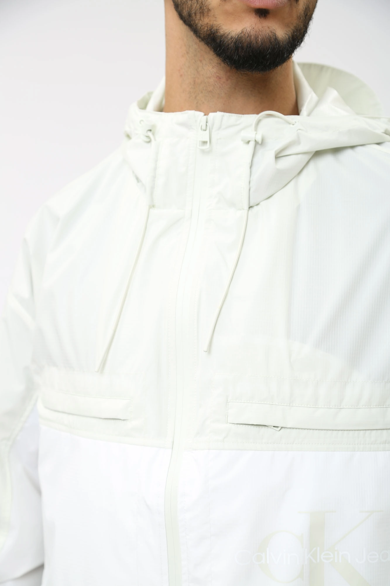 J30J325112 Куртка  Calvin Klein Jeans Белый