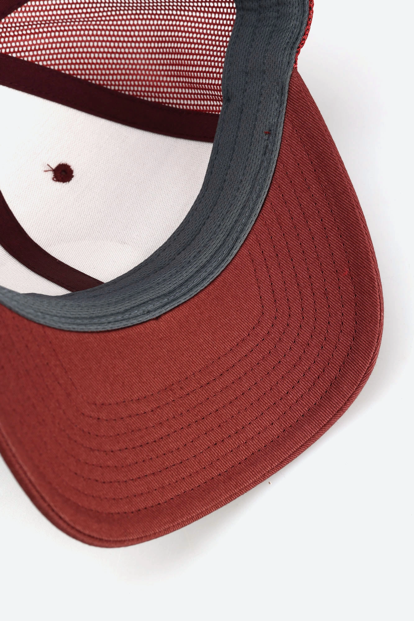 1652541 Кепка Columbia Красный