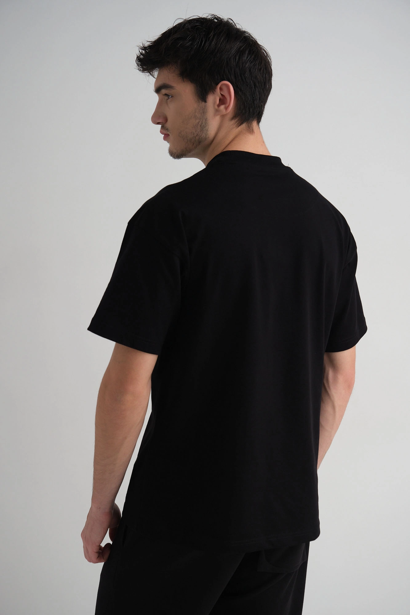 M-242-TU-22-0005 Футболка The Hills Черный