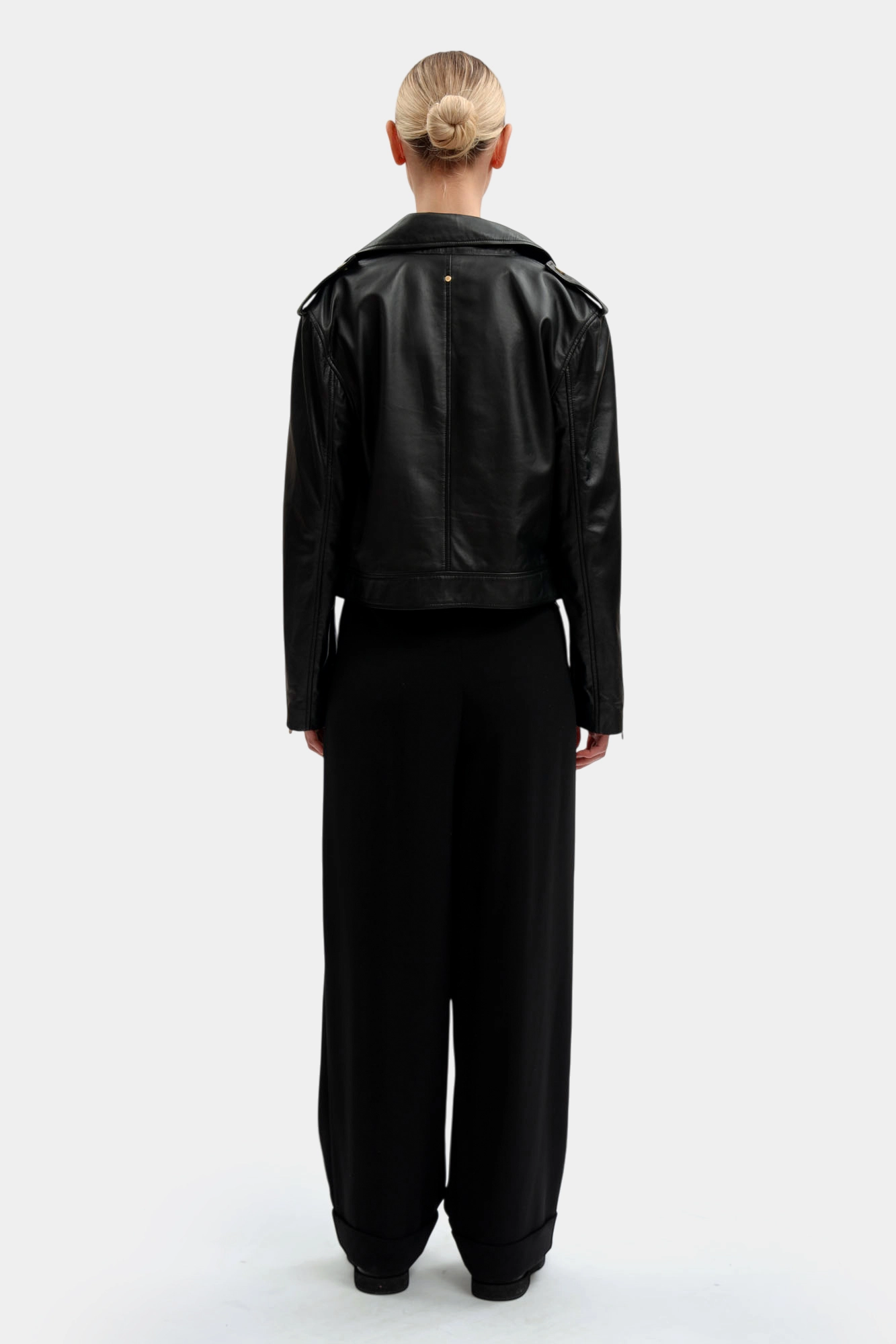 XW001924_AF25817 куртка кожаная armani exchange 