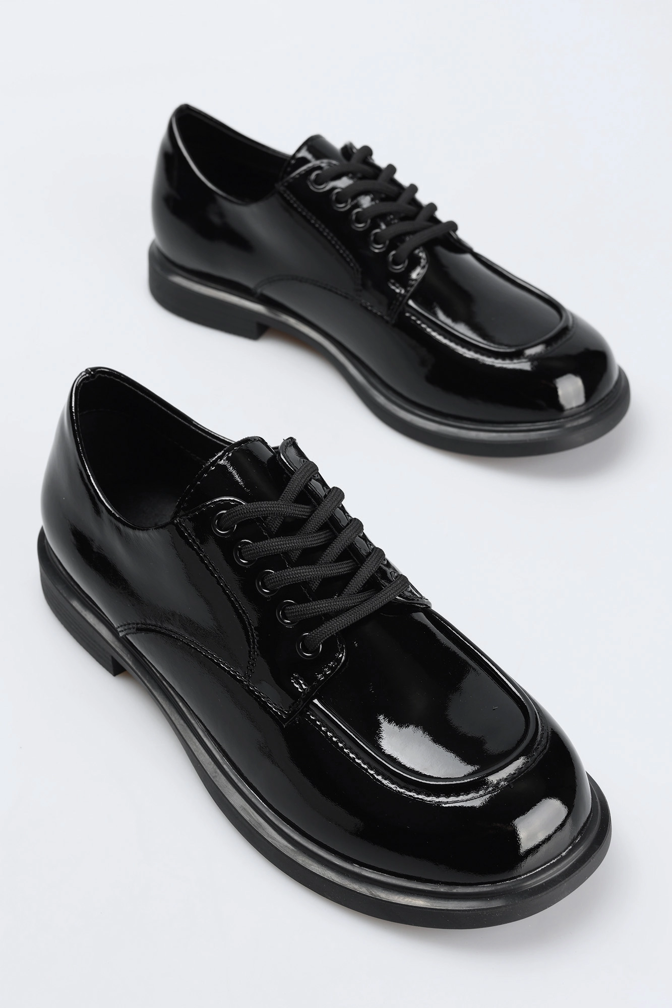 MC15068-WB/8 без подкладки Полуботинки жен лак чер Туфли Marc Cony Черный