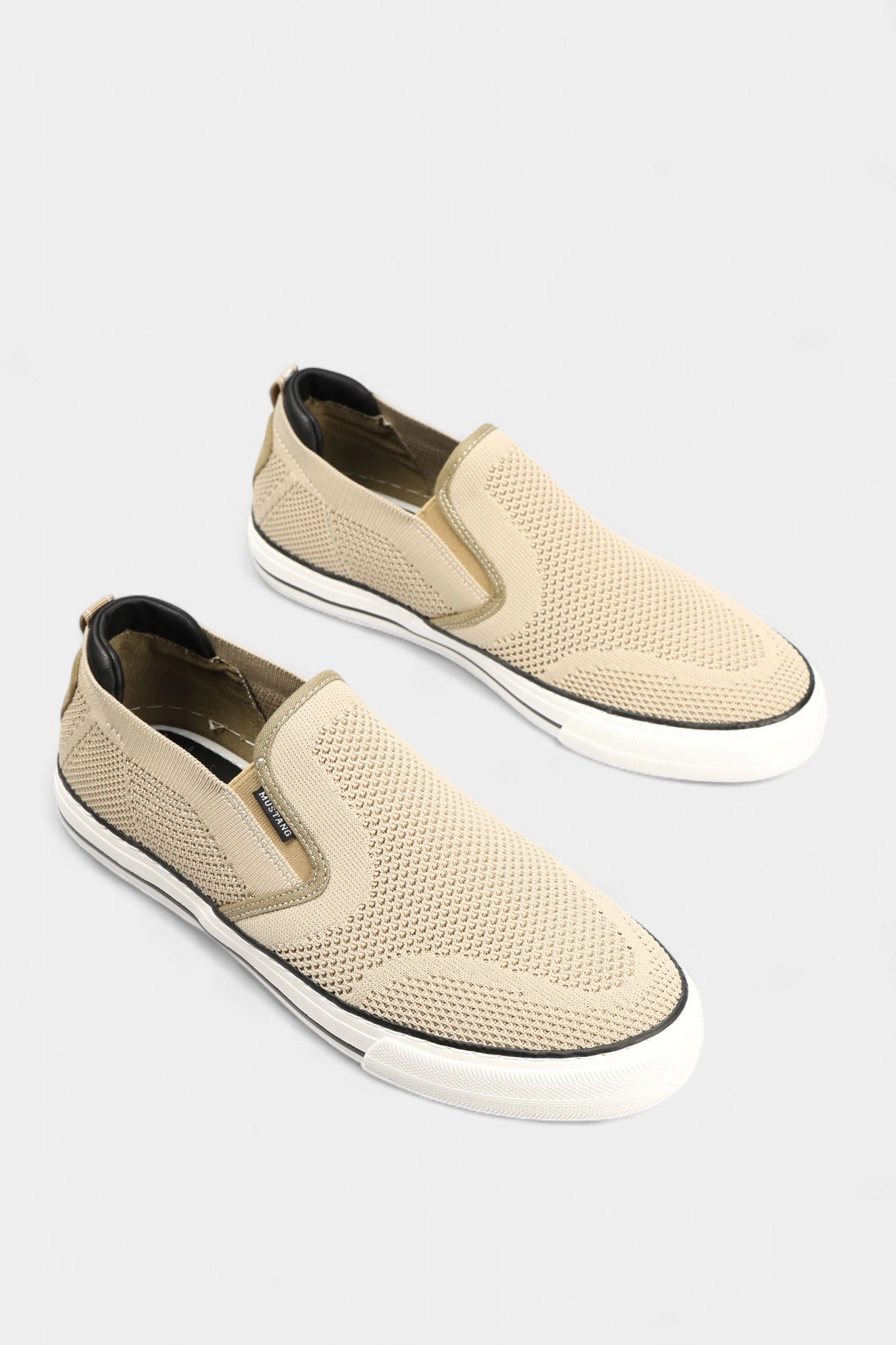 4198-401 Слипоны Mustang Бежевый