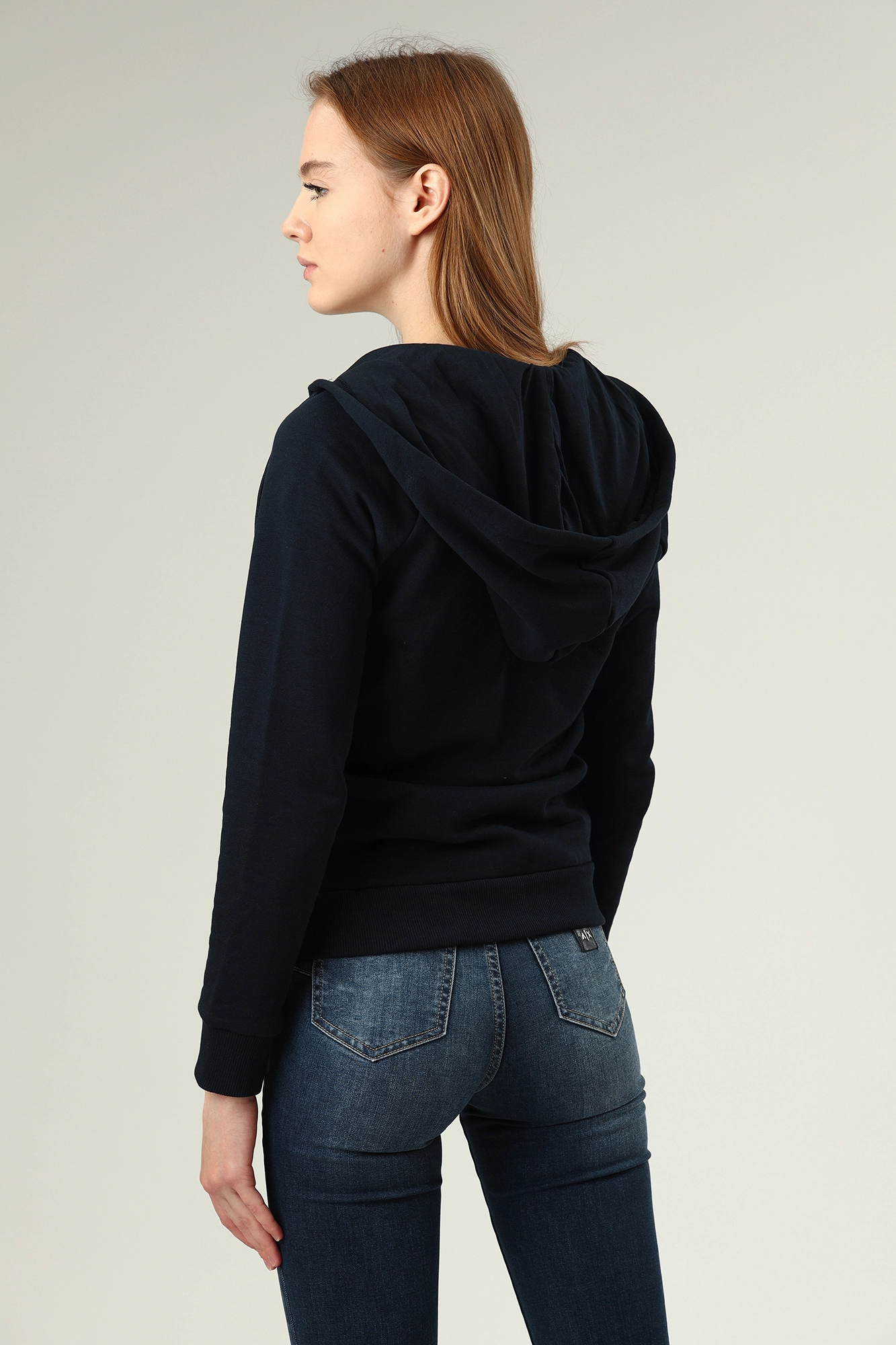 8NYM28_YJE5Z толстовка armani exchange 