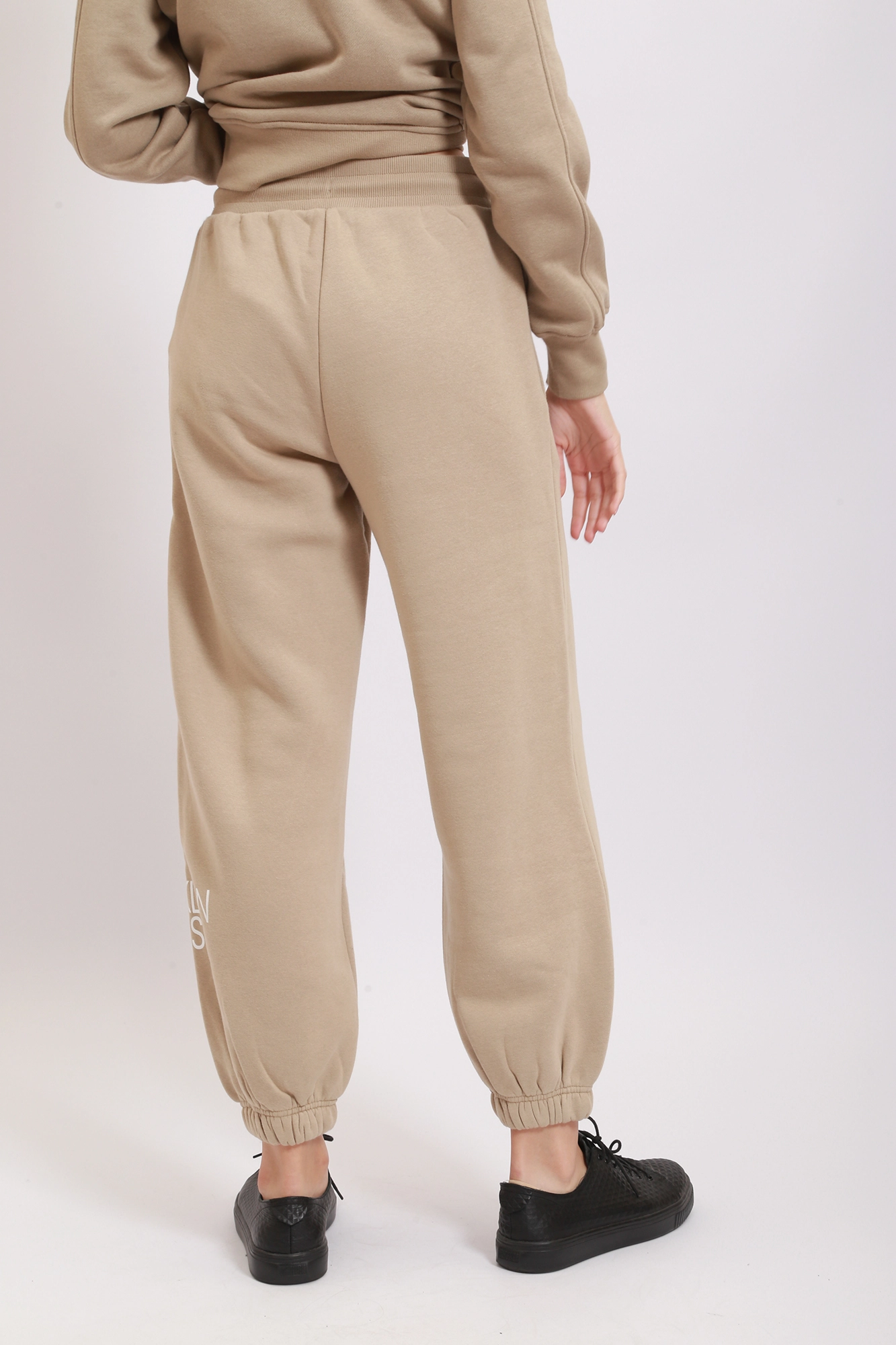 J20J216588 брюки спортивные calvin klein jeans 