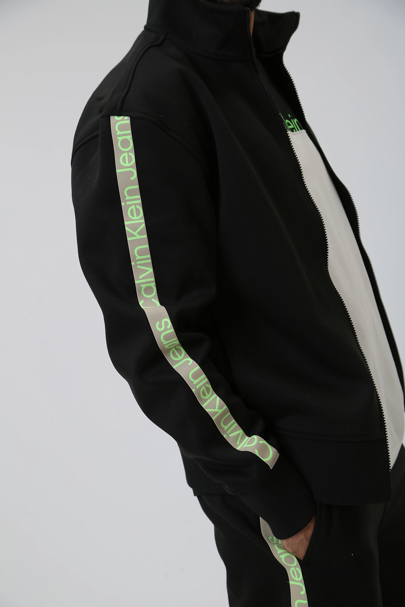 J30J324120 Толстовка Calvin Klein Jeans Черный