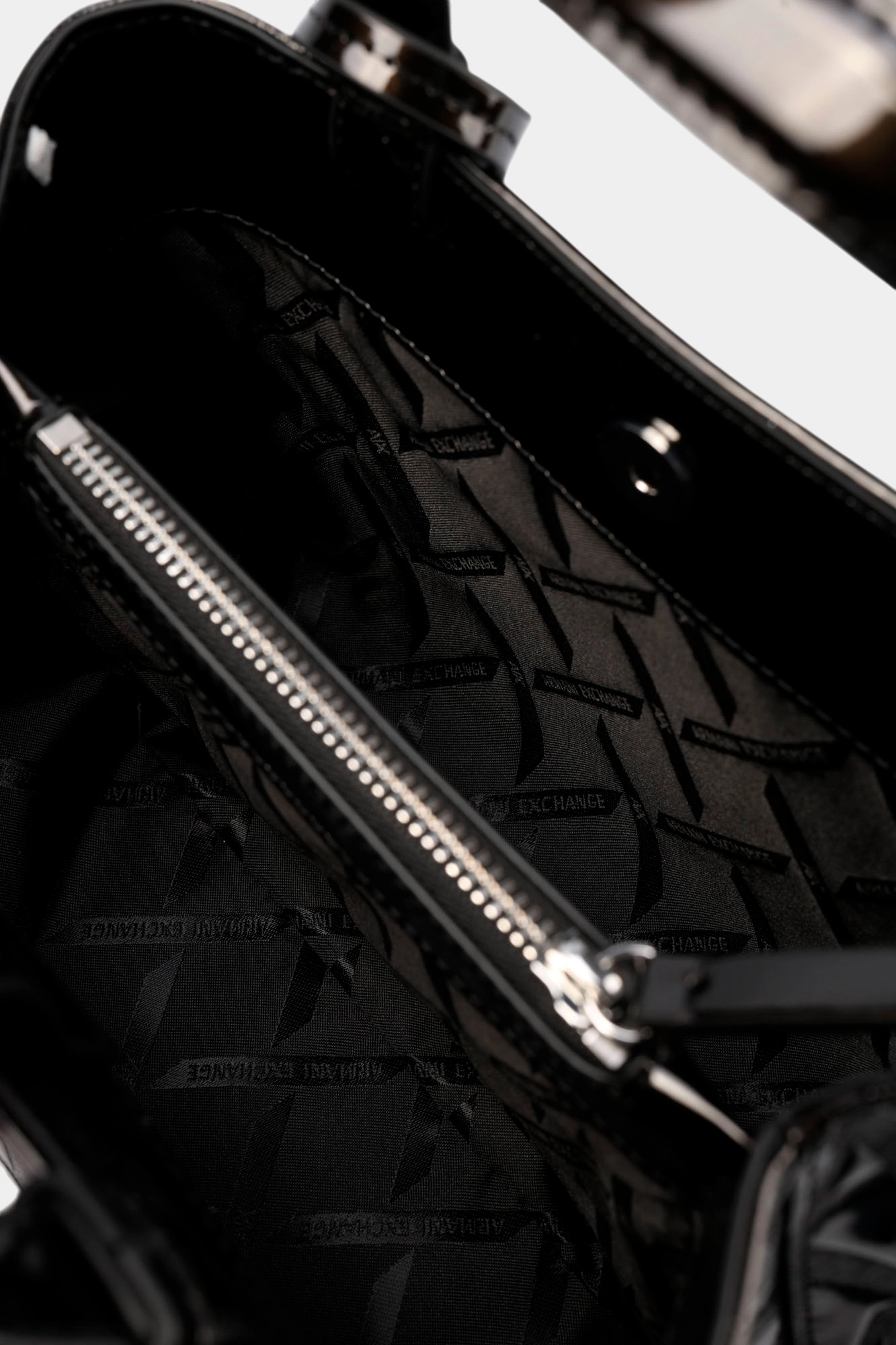 XW001576_AF17290 Сумка Armani Exchange Черный