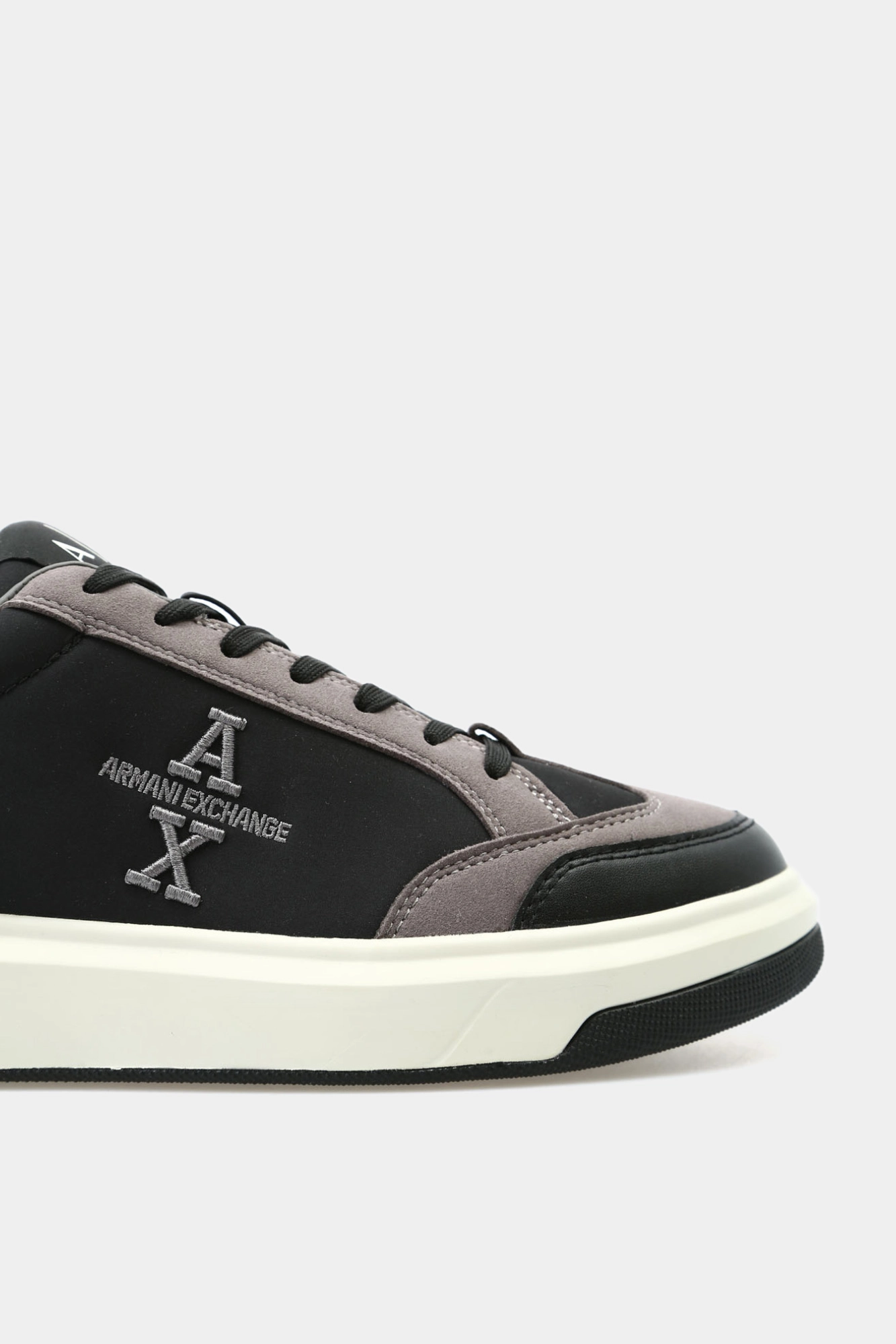 XUX235_XV904_K584 Кроссовки Armani Exchange Черный