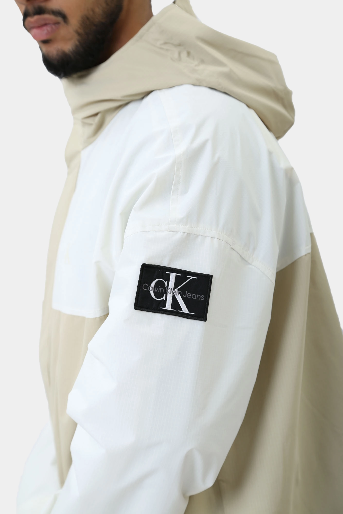 J30J325588 Ветровка Calvin Klein Jeans Бежевый