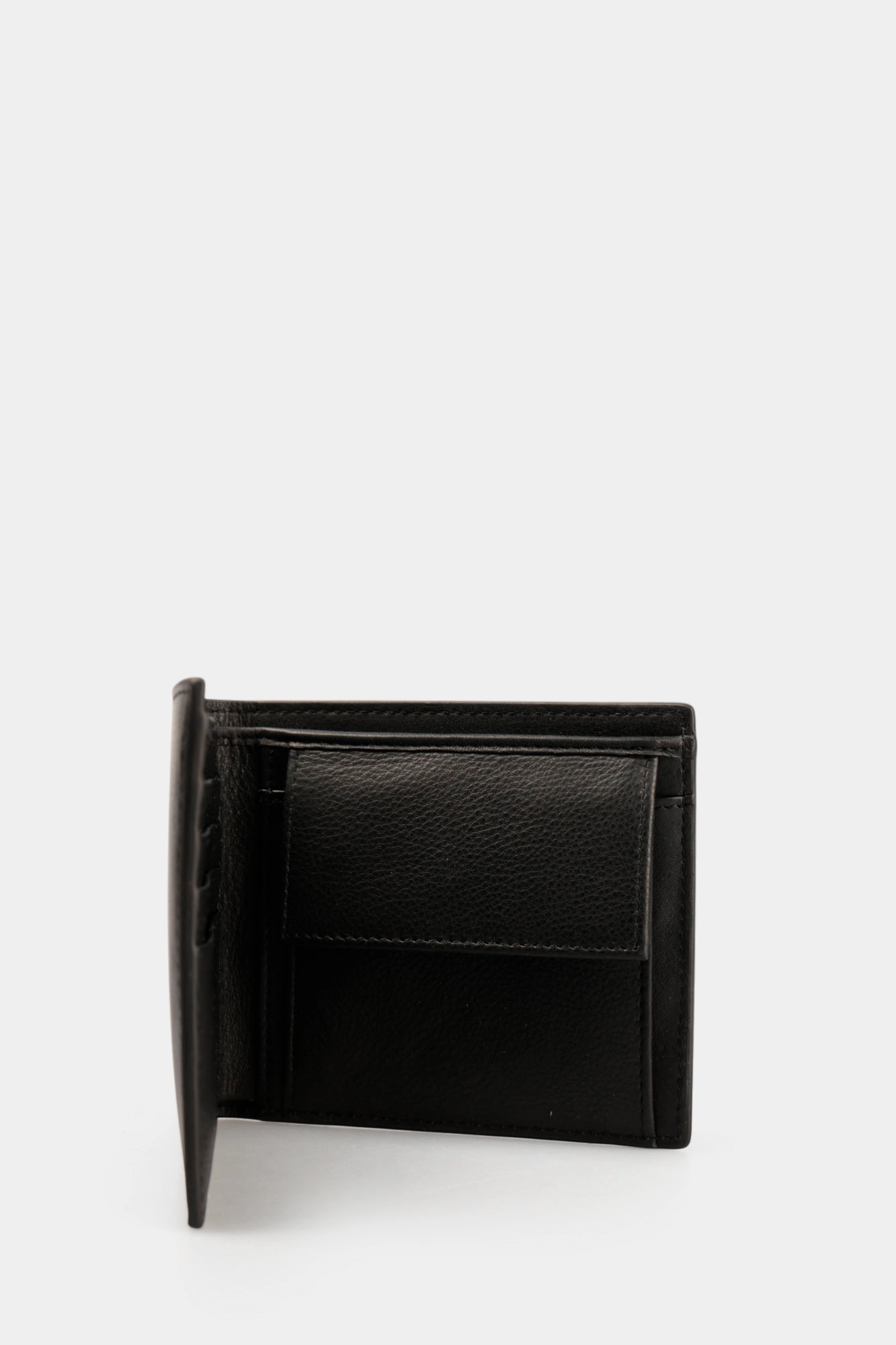 XM000167_AF22541 Кошелек Armani Exchange Черный