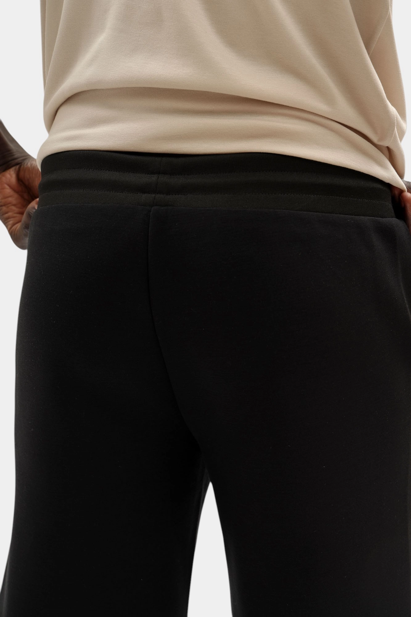 7M000673_AF14146 Брюки спортивные EA7 Черный