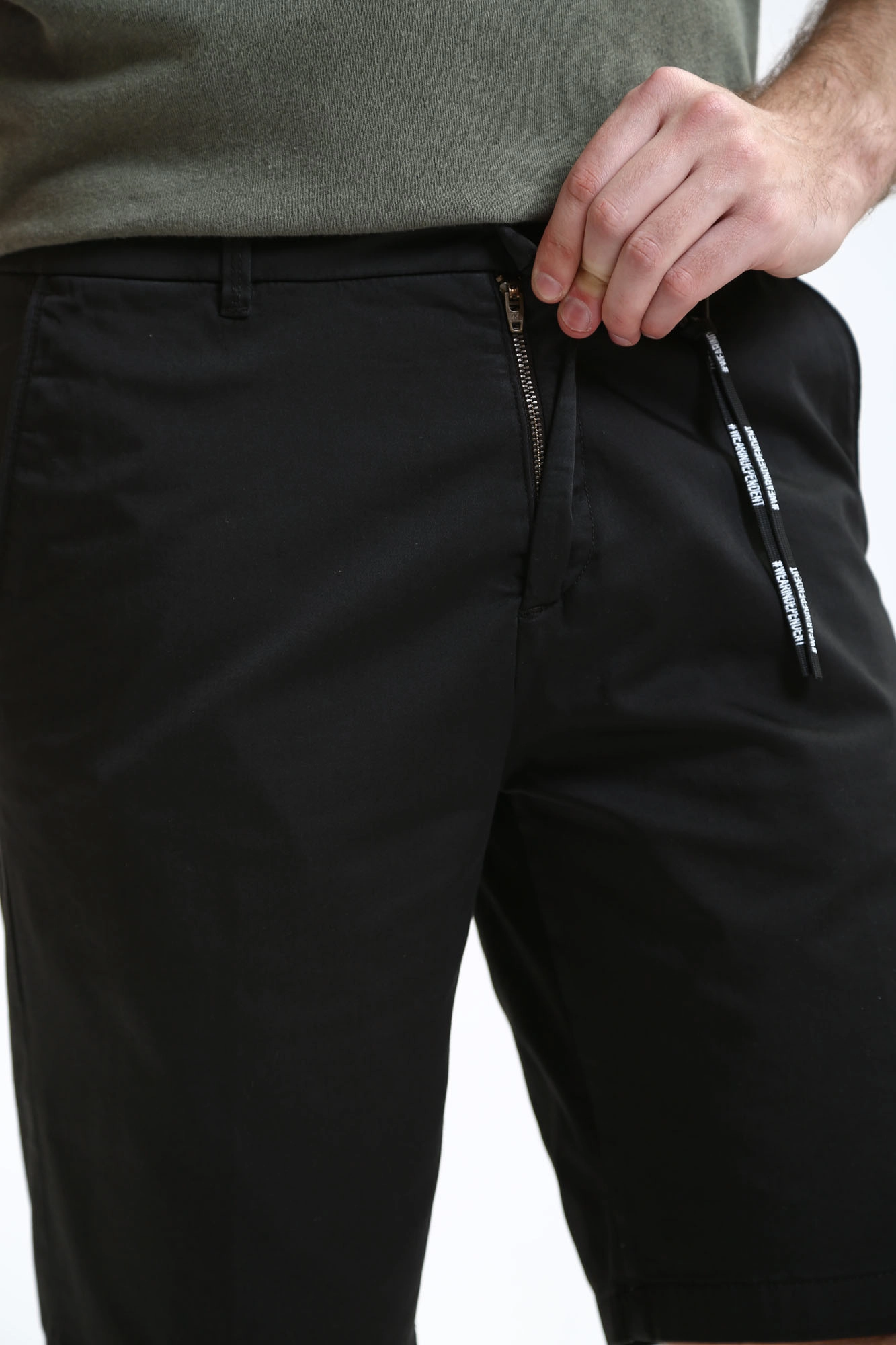 30036807_10015398 Шорты Strellson Черный