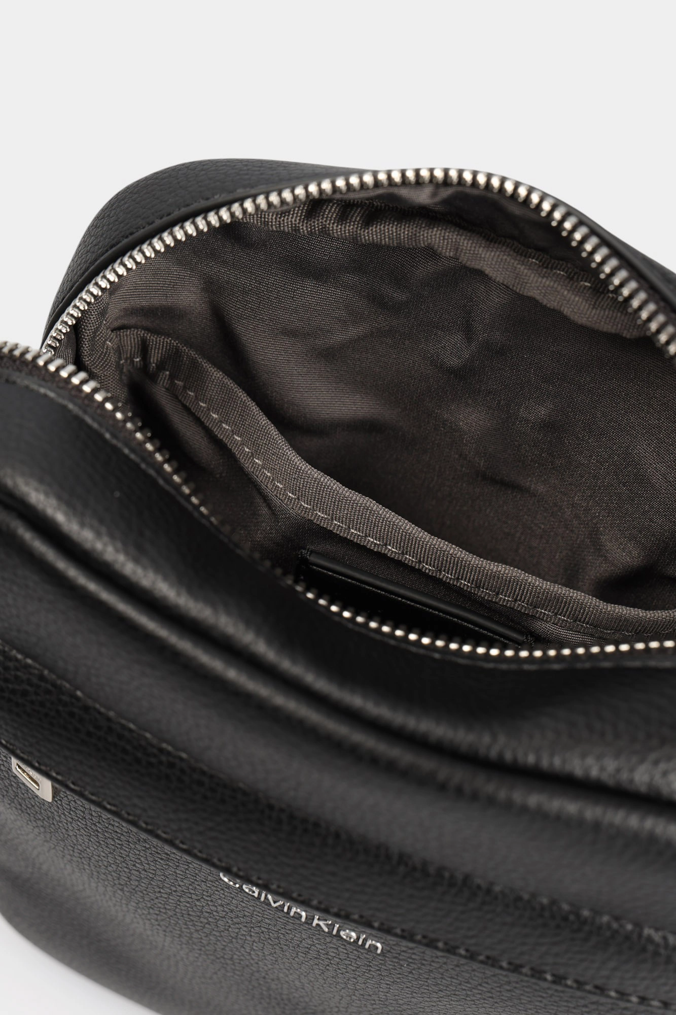 LV04D3160G Сумка Calvin Klein Jeans Черный