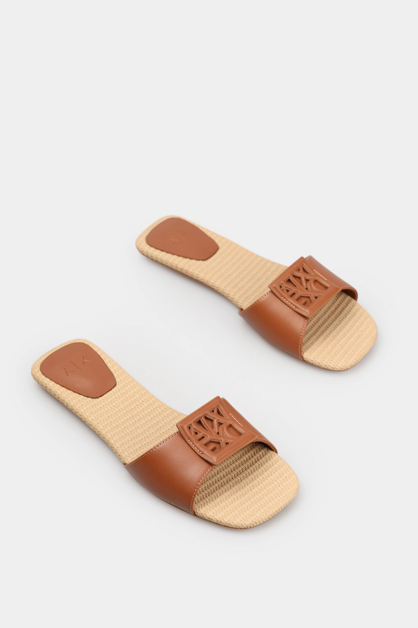 XDP055_XV921 Шлепанцы Armani Exchange Розовый