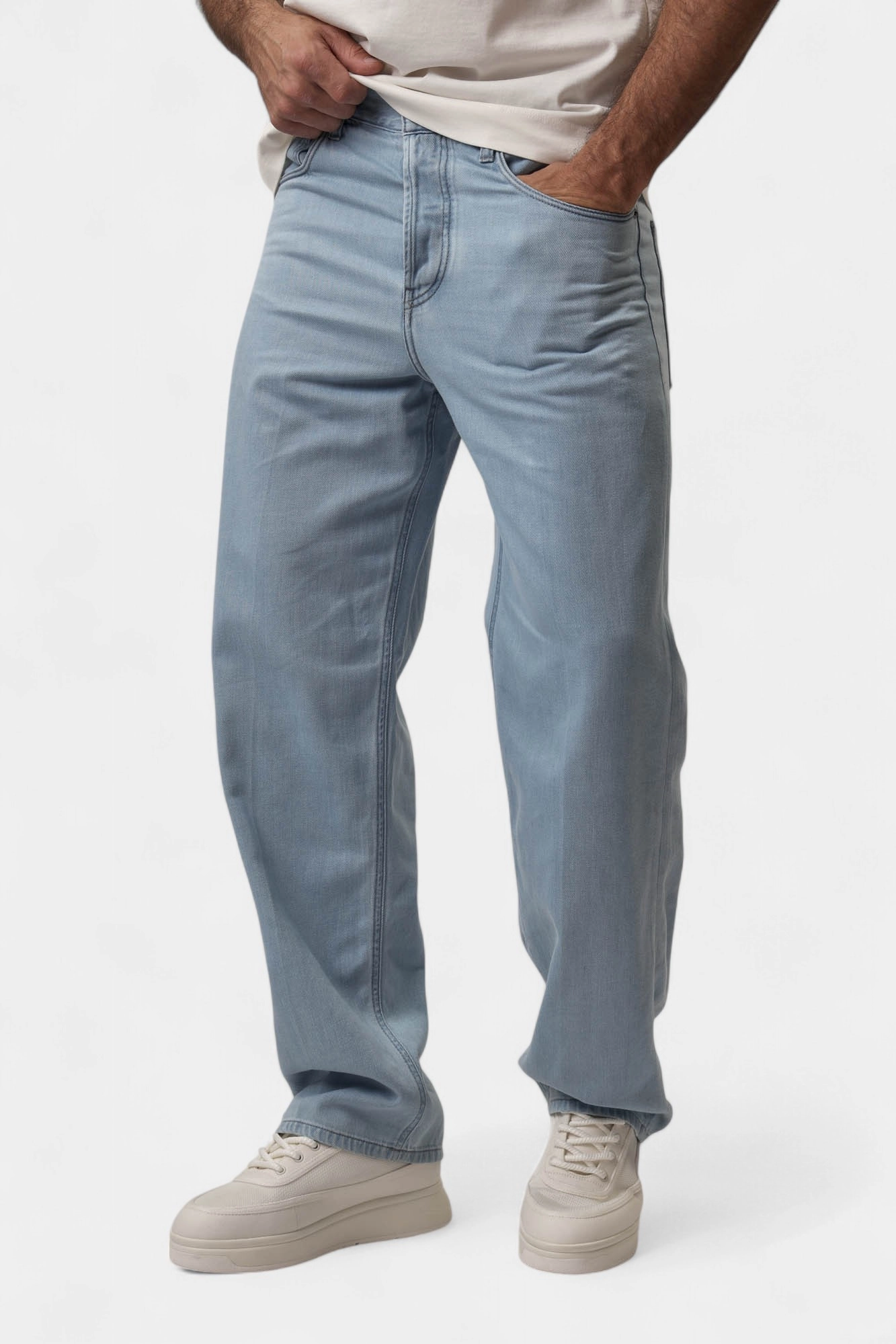 EM000665_AF13428 Брюки джинсовые Emporio Armani Синий