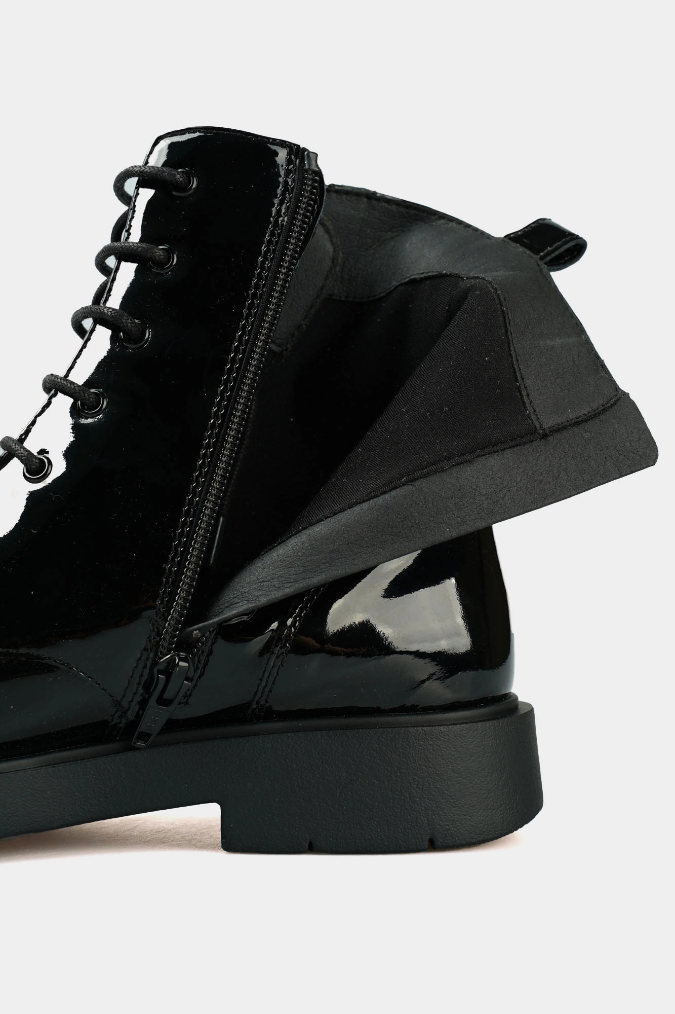 D36QRA00066 Ботинки Geox Черный