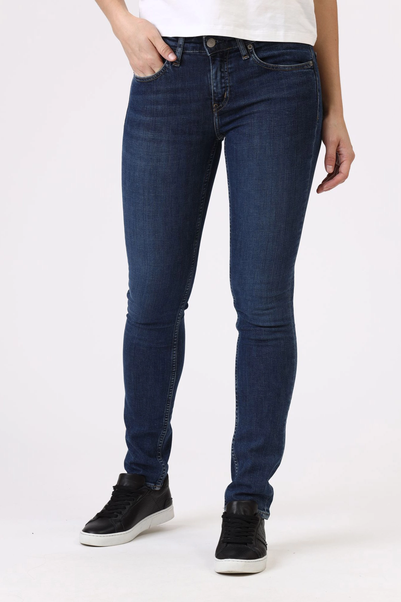 J20J208038_ джинсы body calvin klein jeans 