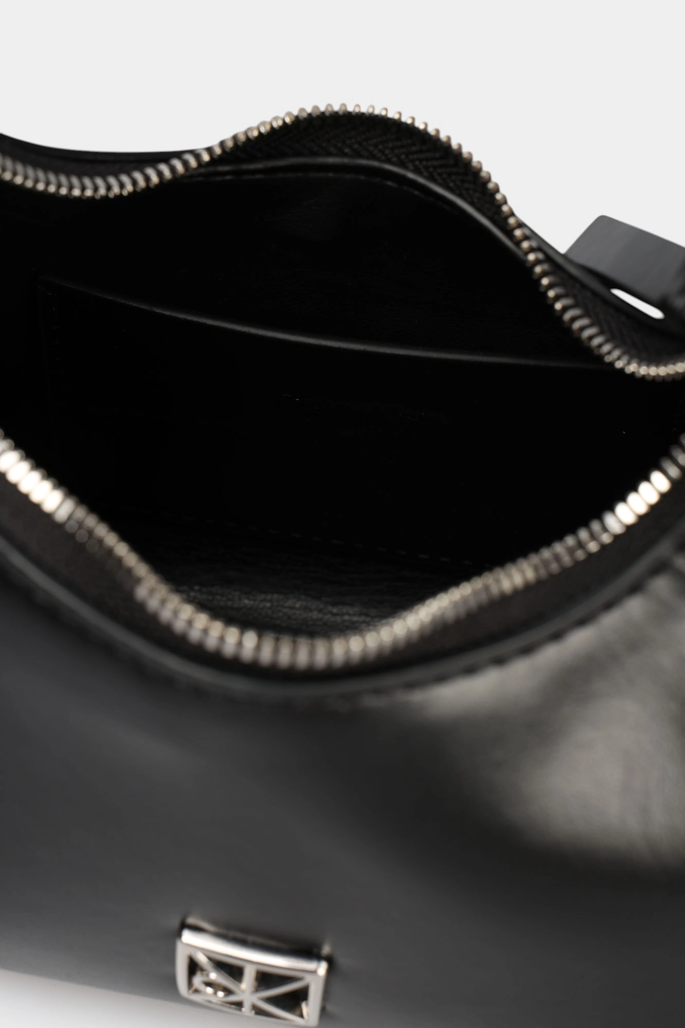 LV04F3263G Сумка Calvin Klein Jeans Черный