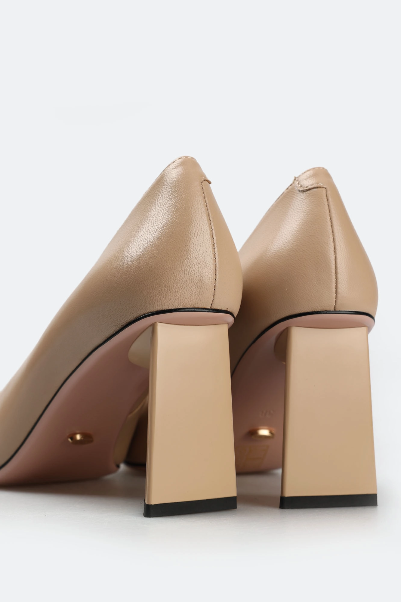 AM561-51 Лодочки Graciana Бежевый