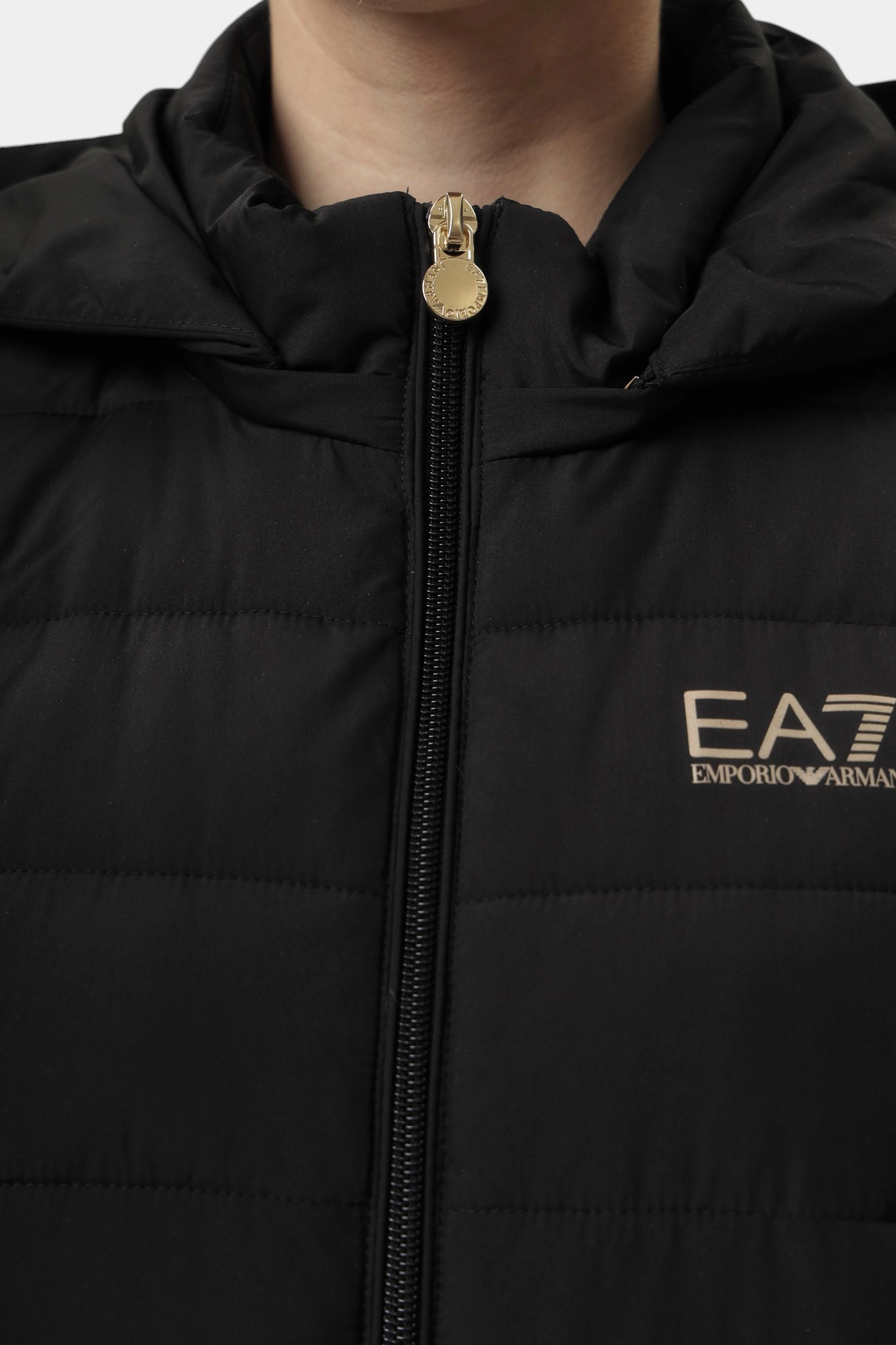 7W000090_AF12476 жилет ea7 