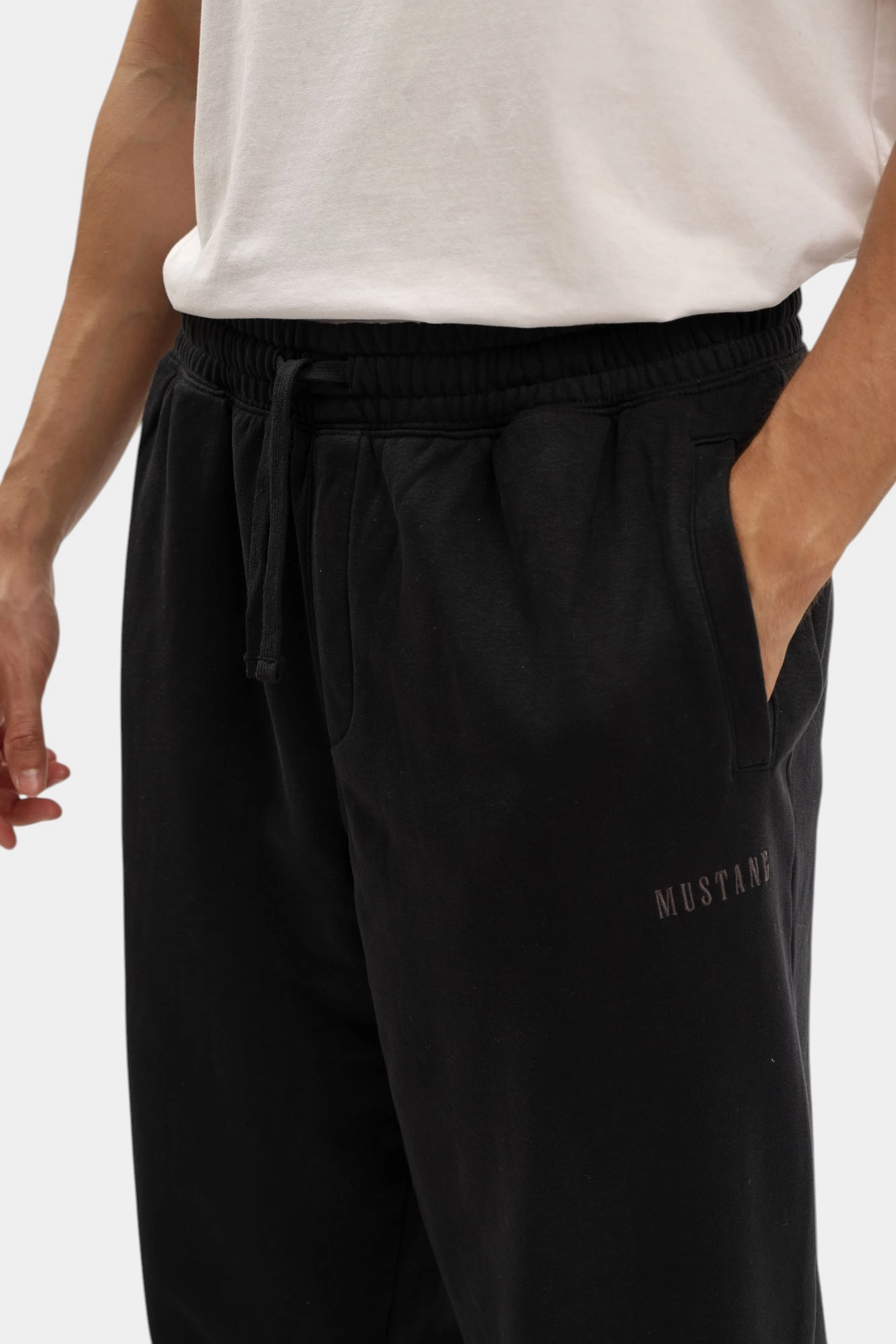 1016975 Джоггеры Mustang Черный