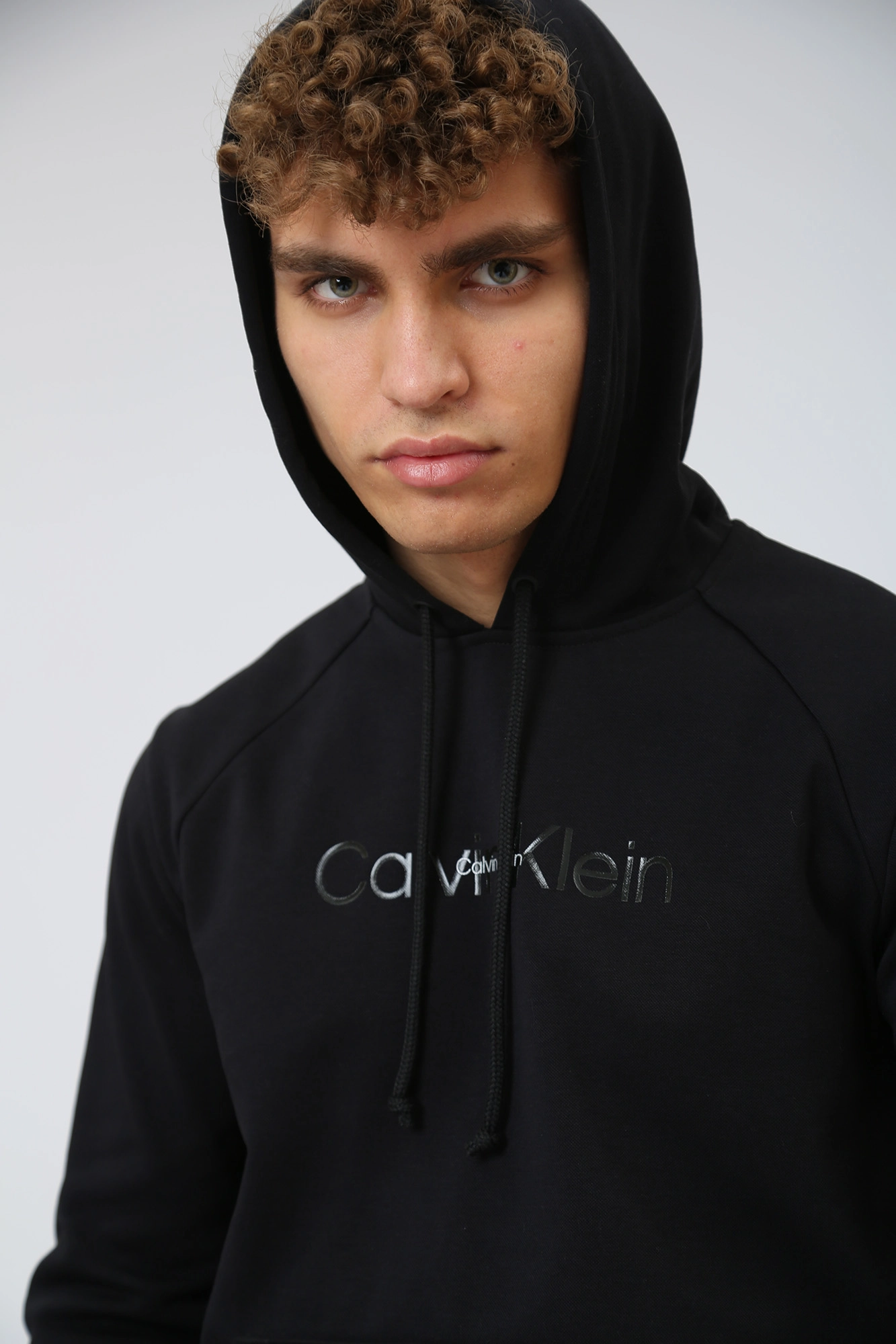 00GMF2W320 Худи Calvin Klein Черный