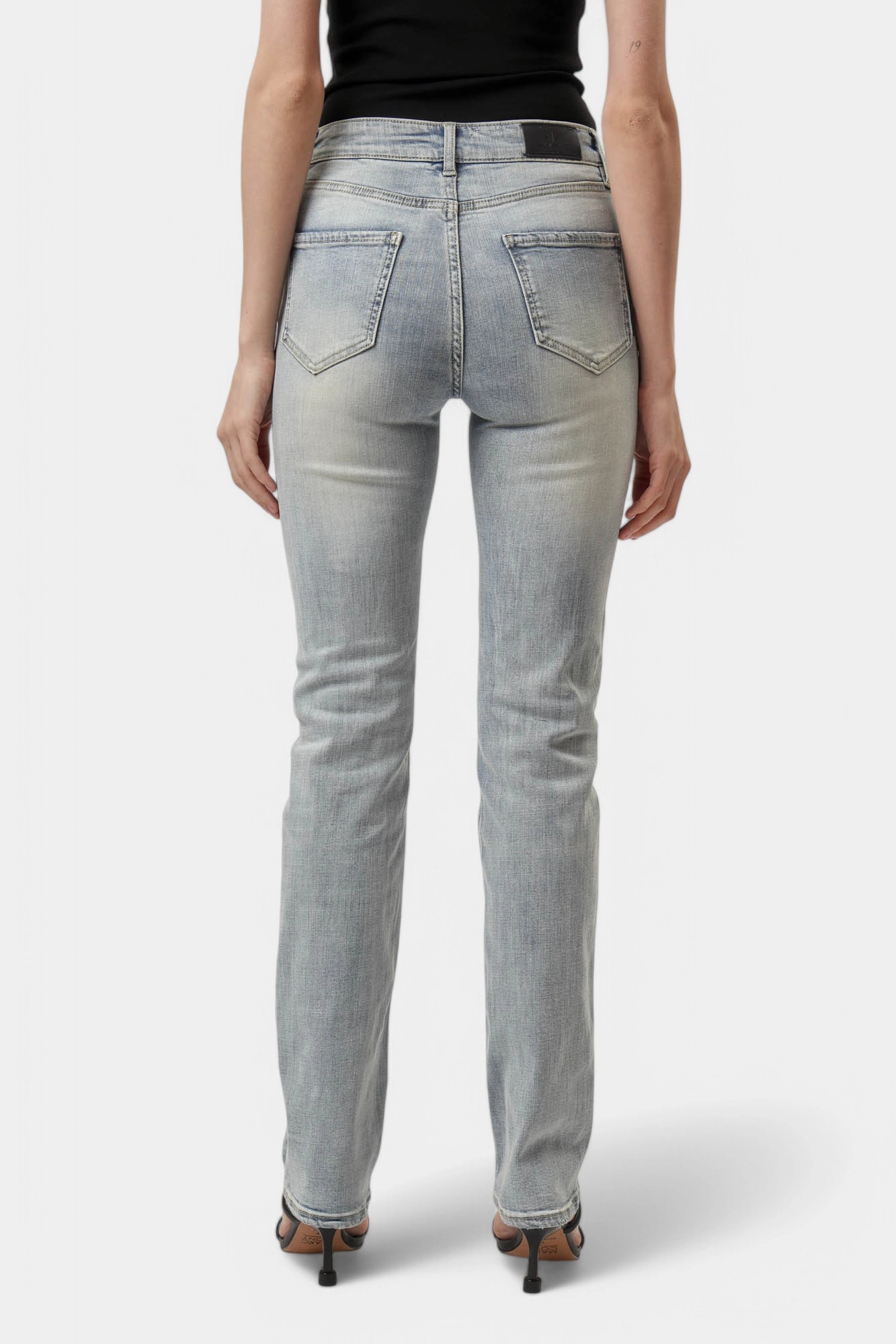 XW000072_AF12853 брюки джинсовые armani exchange 