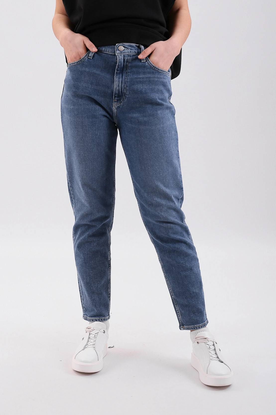MOM JEAN Calvin Klein Jeans J20J218893 1A4 Med Online.ru