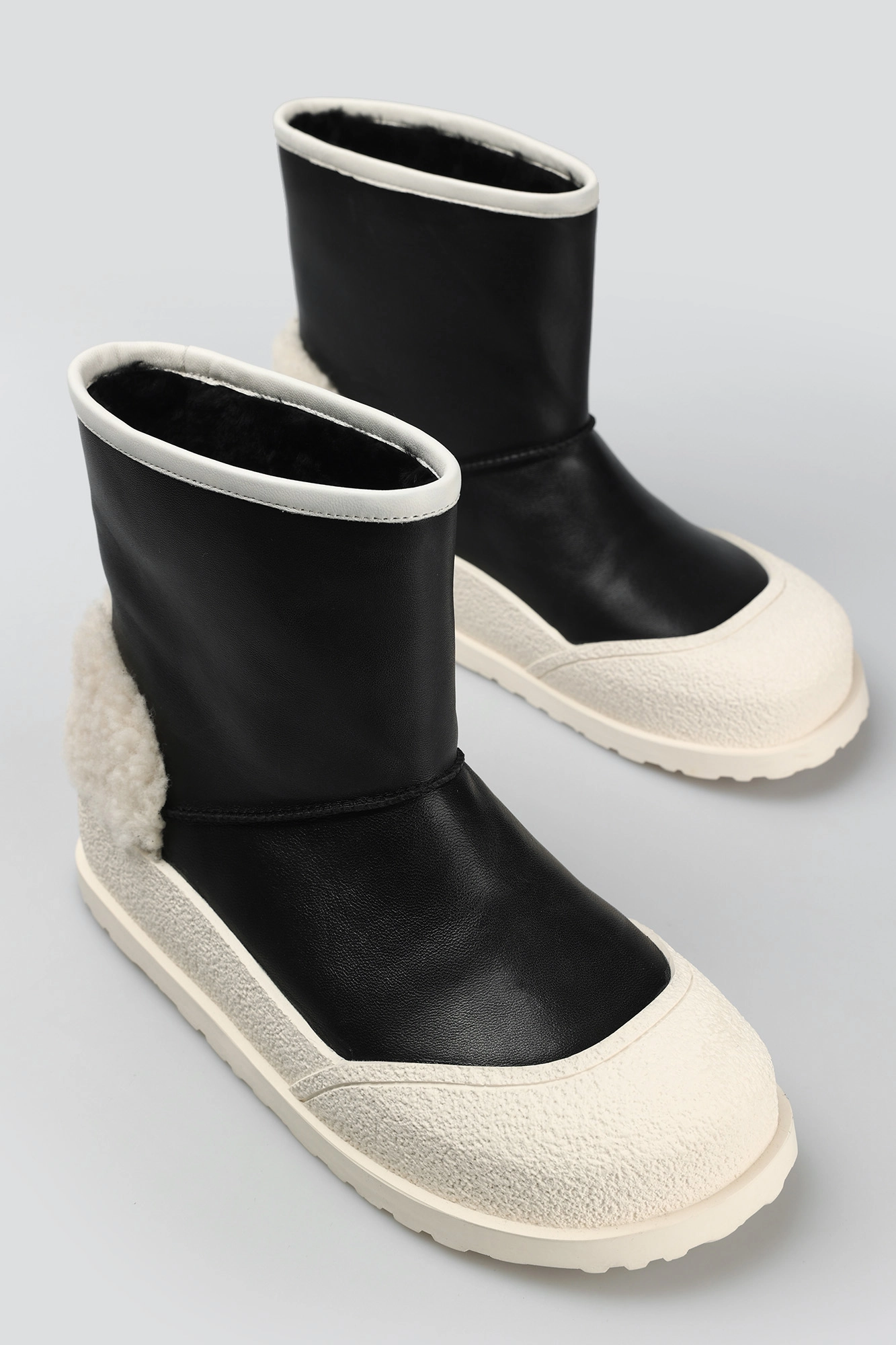 2243-5 Ботинки Graciana Молочный