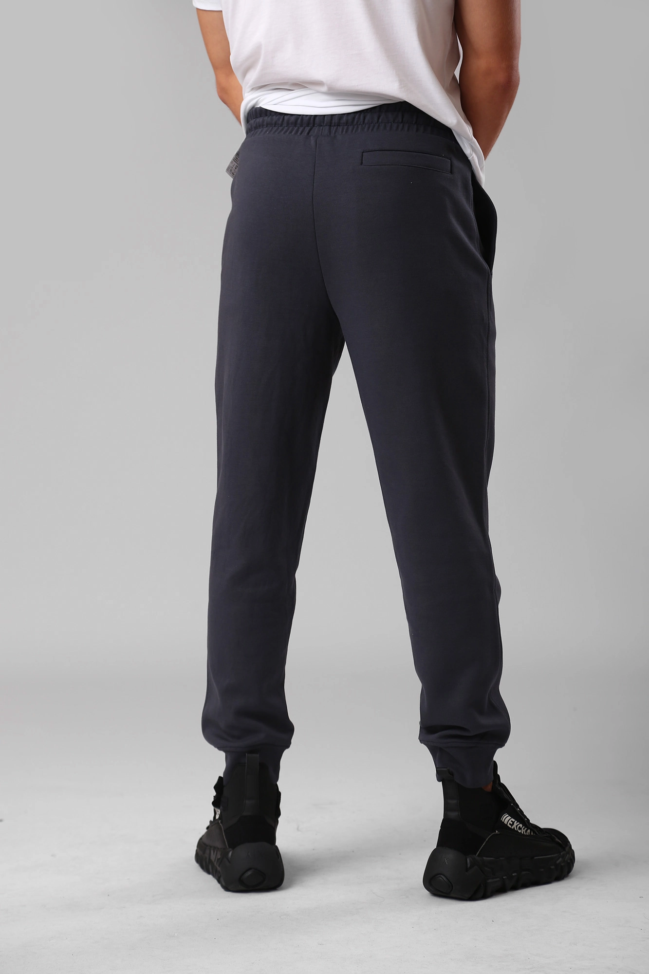 6LZPBE_ZJCAZ Брюки спортивные Armani Exchange Серый