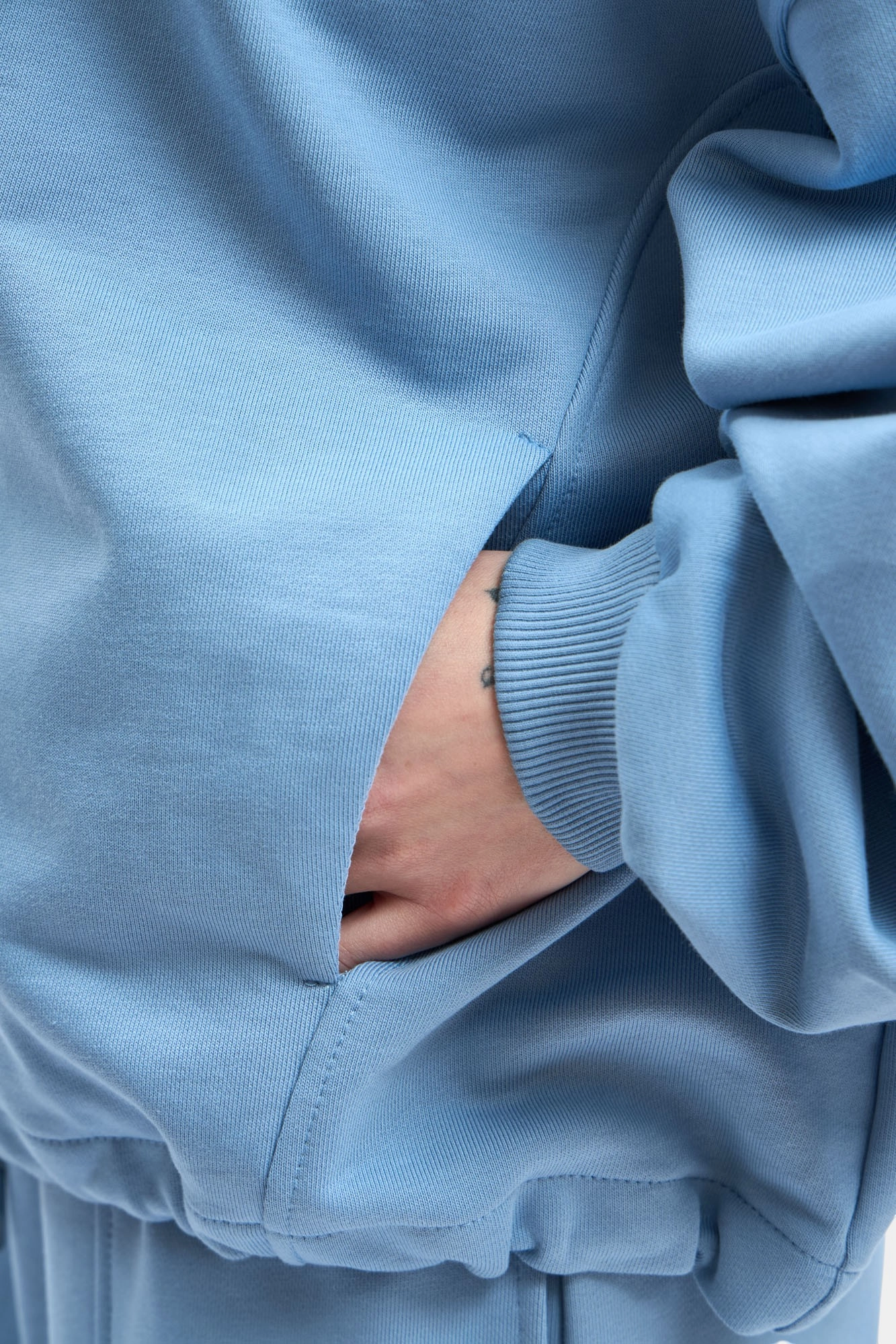 W-252-P-43-0302 толстовка the hills 