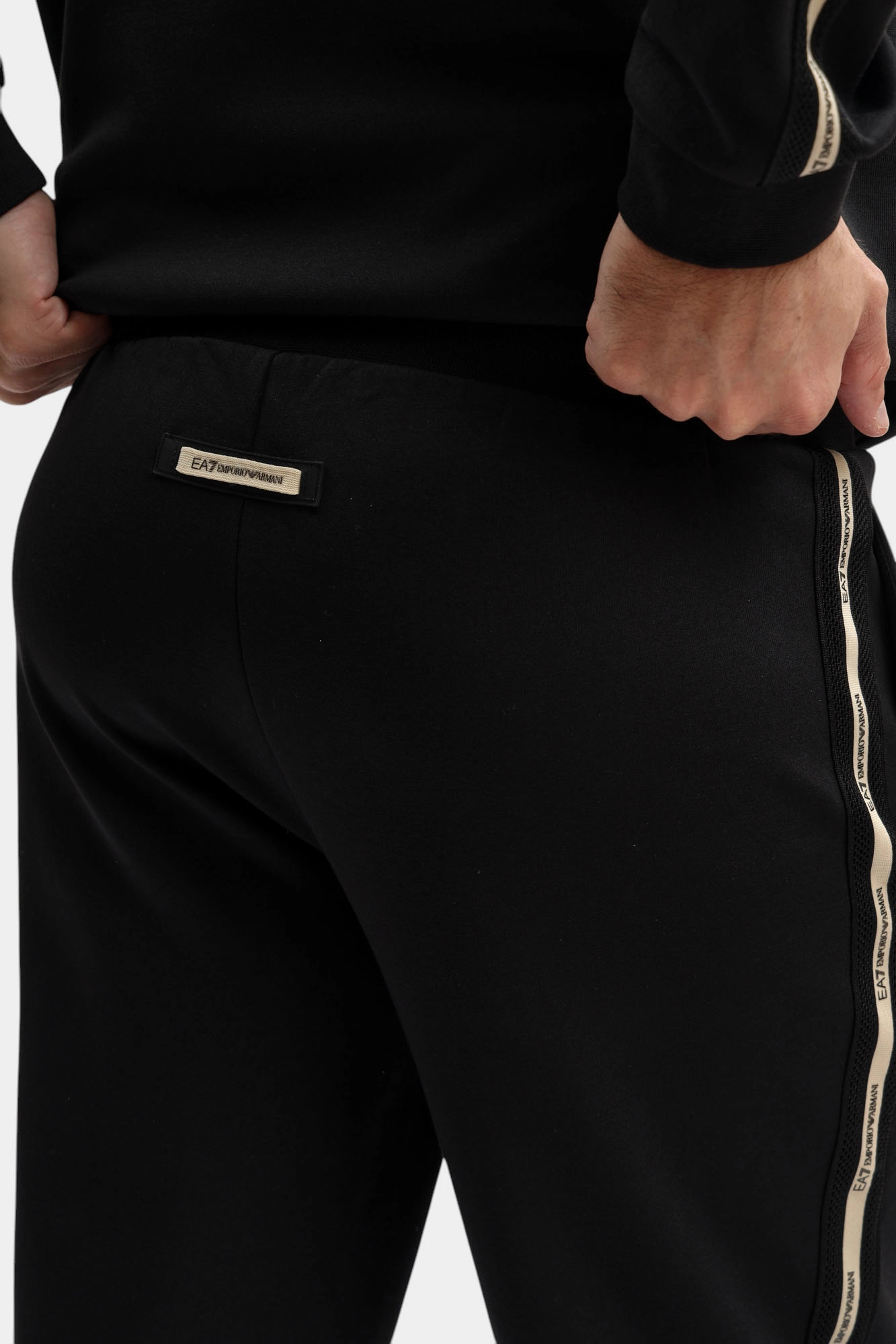 7M001482_AF12660 Брюки EA7 Черный