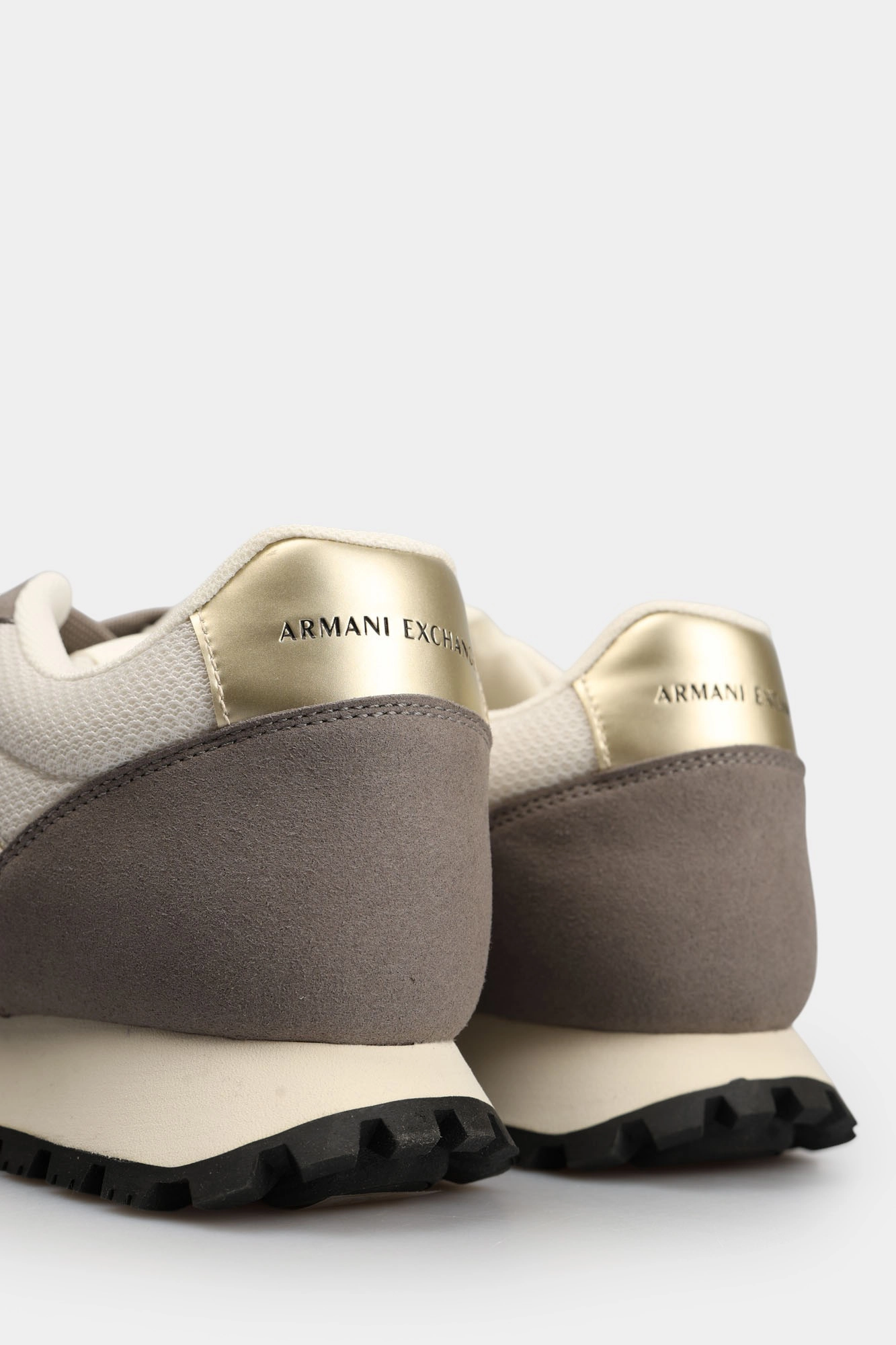 XW002150_AF19388 Кроссовки Armani Exchange Коричневый