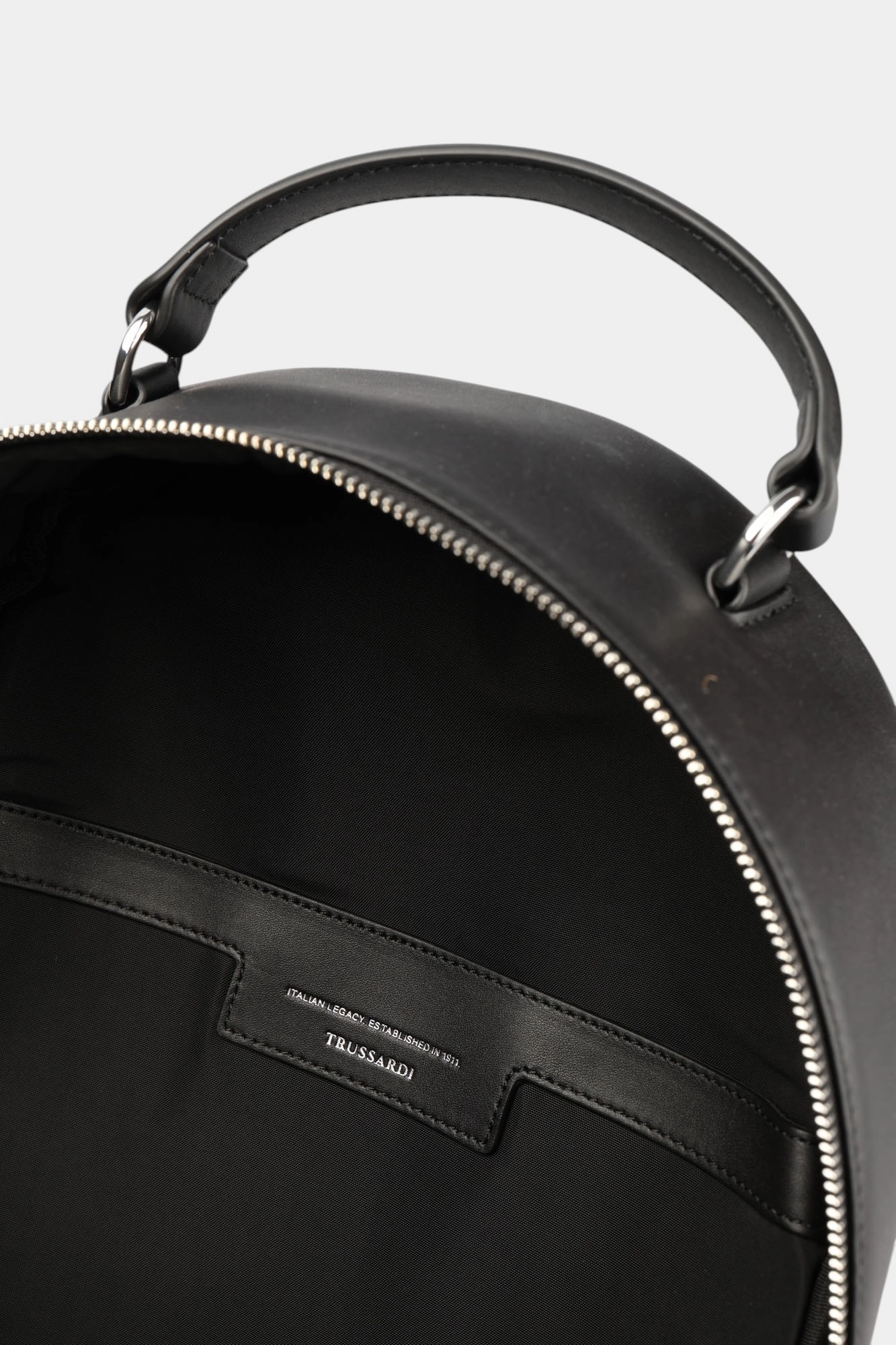 Z608E005985N-WBZ02L10-19PA Рюкзак Trussardi Черный