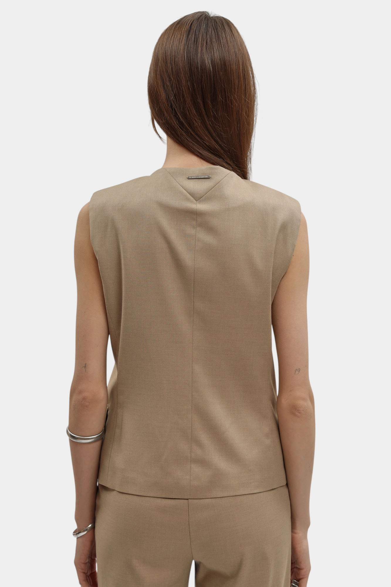 B1W14007 жилетка karl lagerfeld 