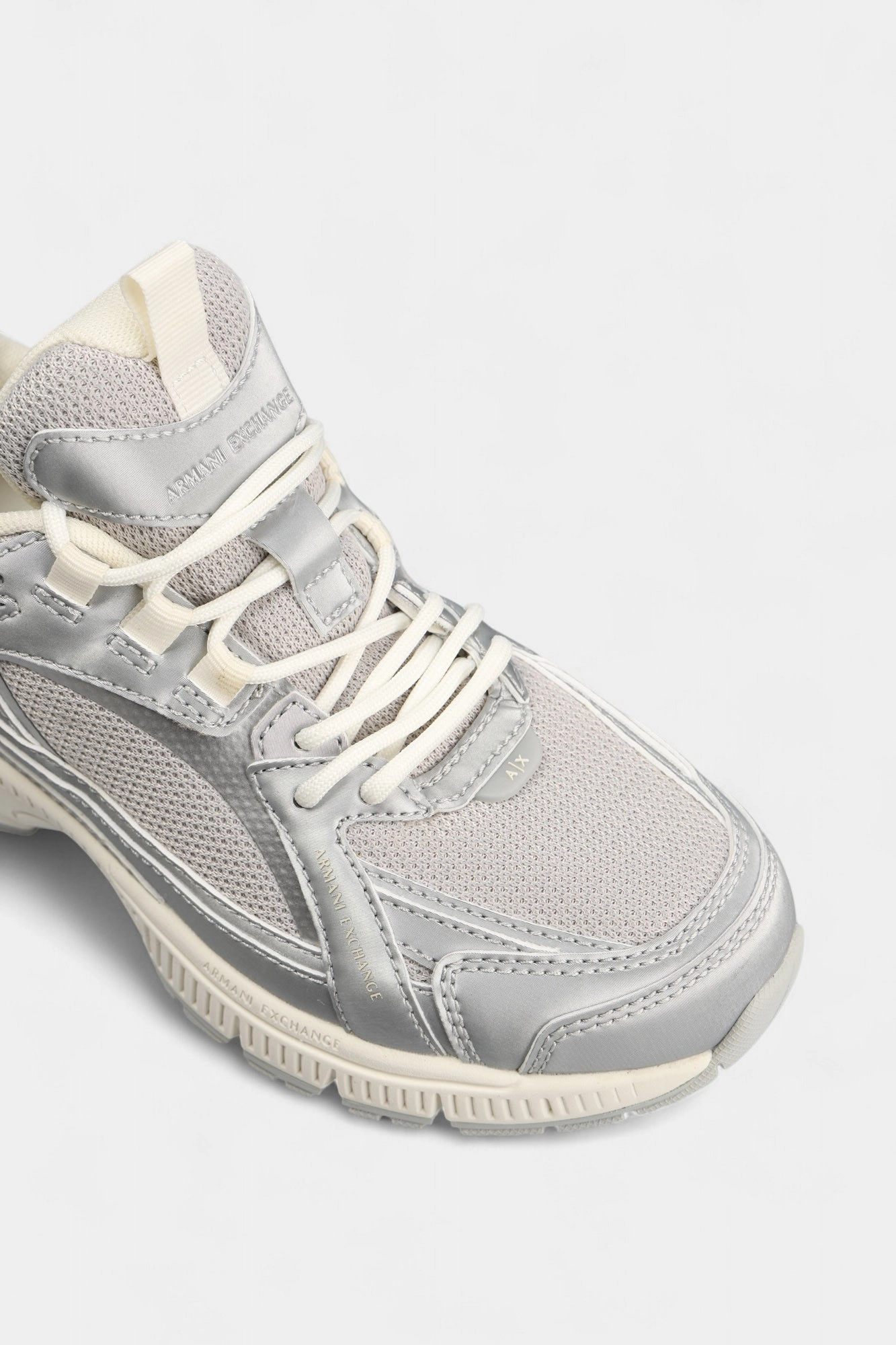 XW001628_AF17453 Кроссовки Armani Exchange Серебряный