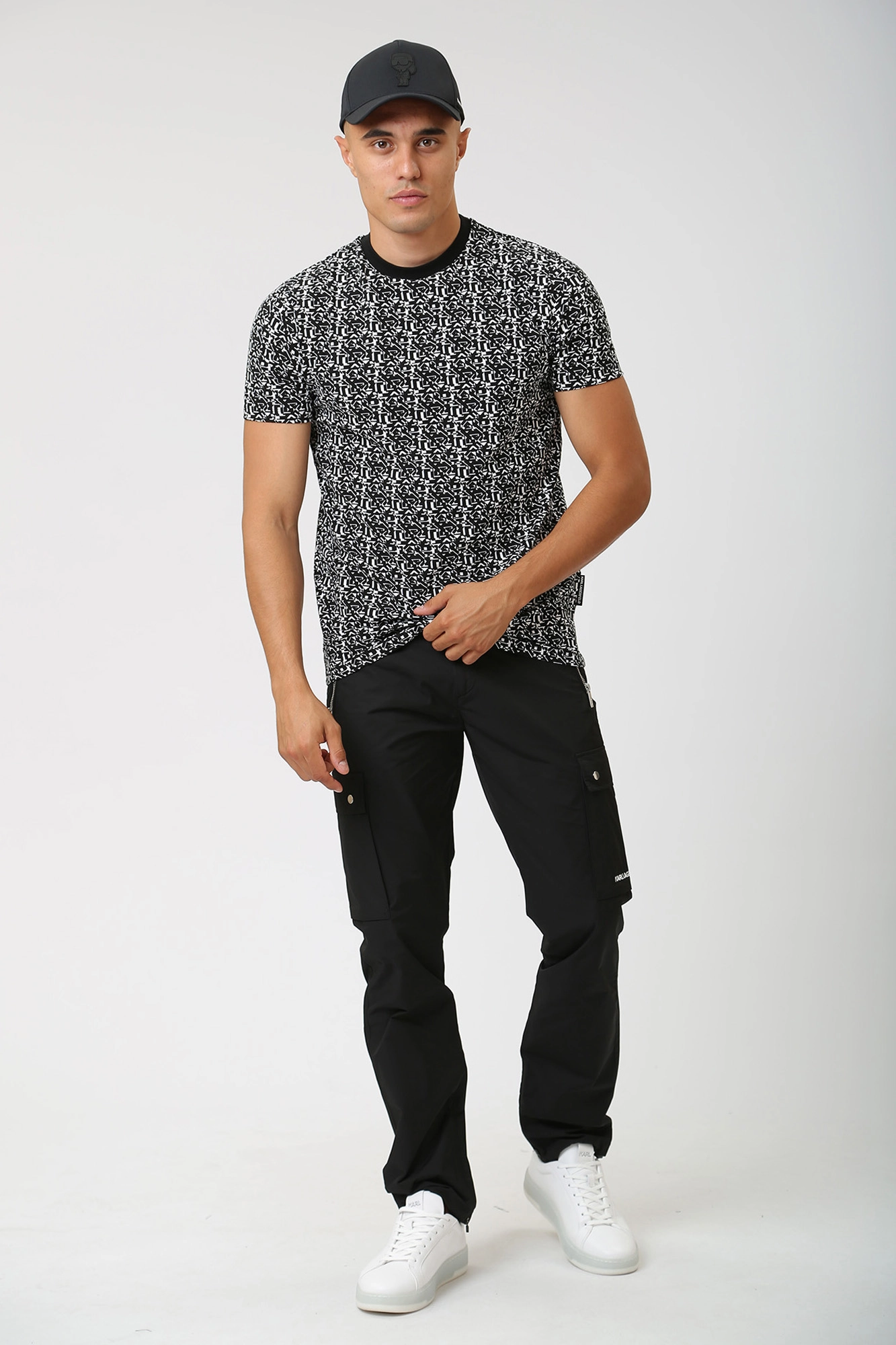 533221_755066 Футболка Karl Lagerfeld Черный