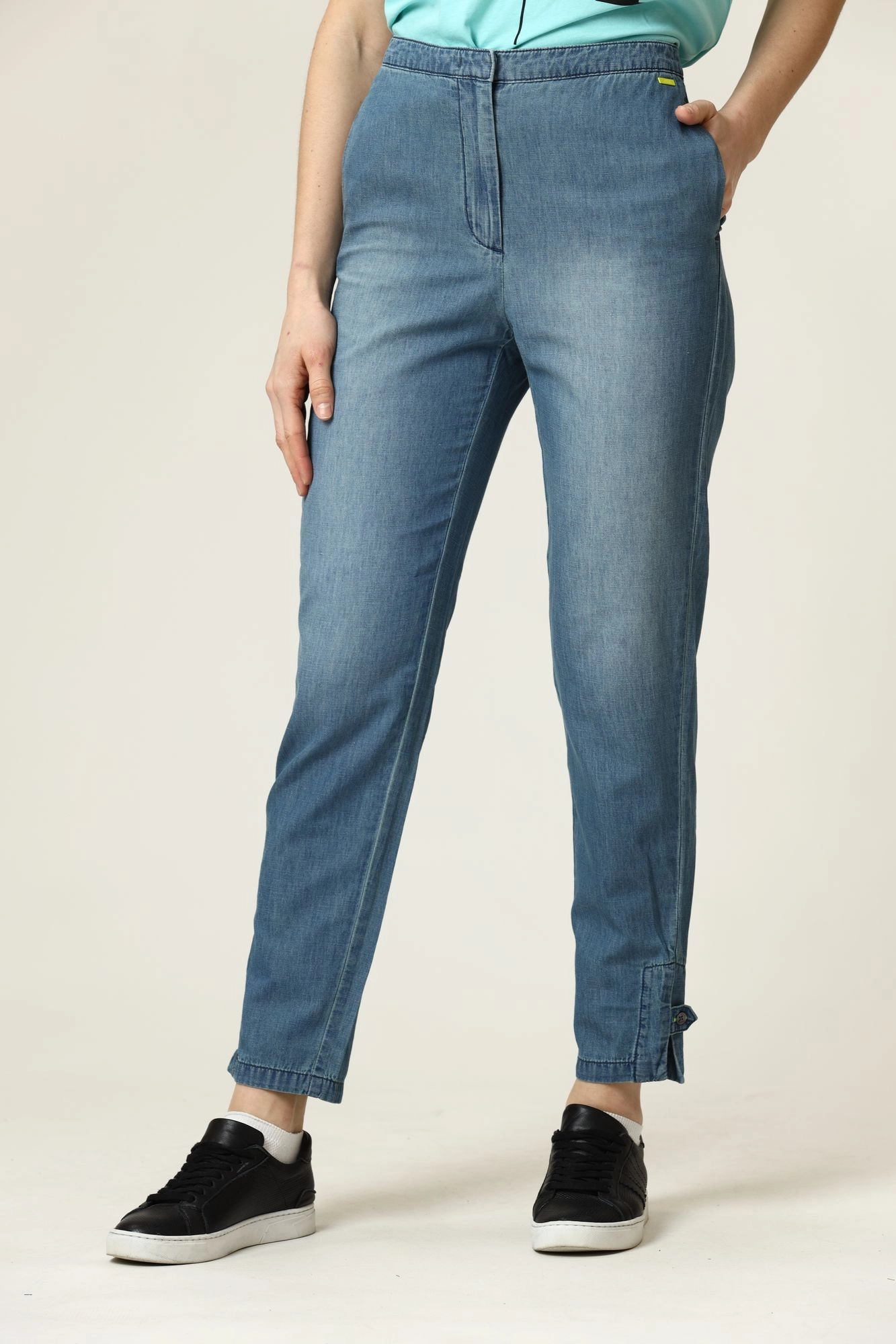 3KYP27_YNVMZ брюки джинсовые armani exchange