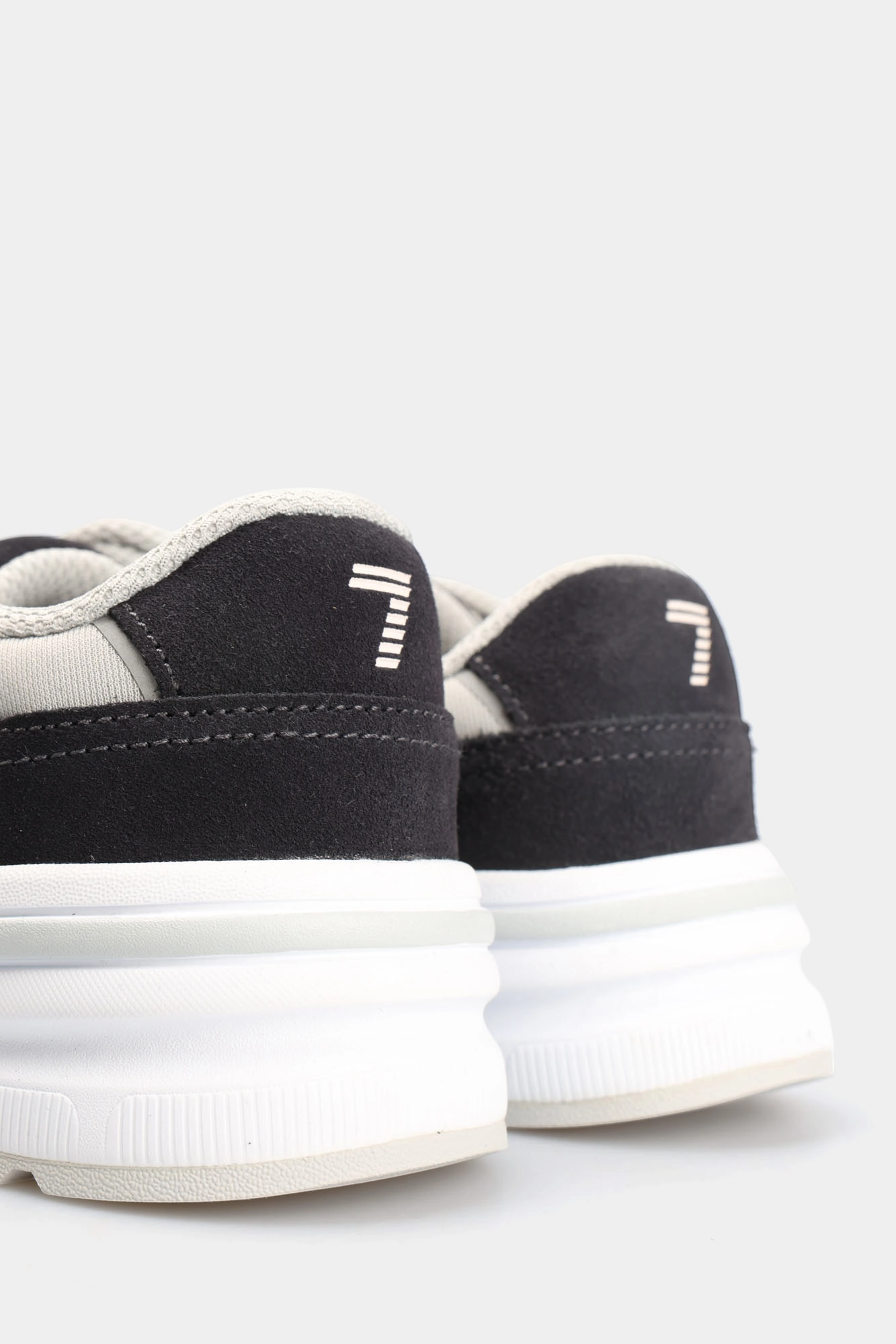 X8X240_XK434 Кроссовки EA7 Черный