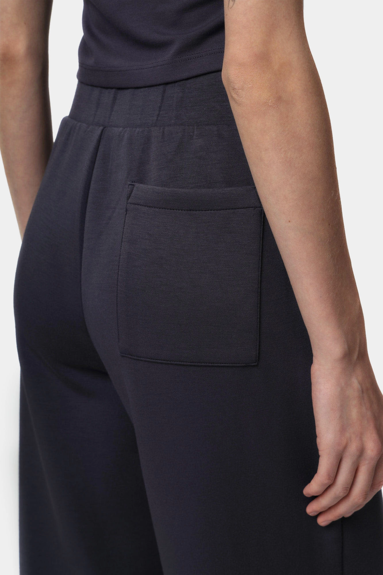 J20J225087 брюки спортивные calvin klein jeans 