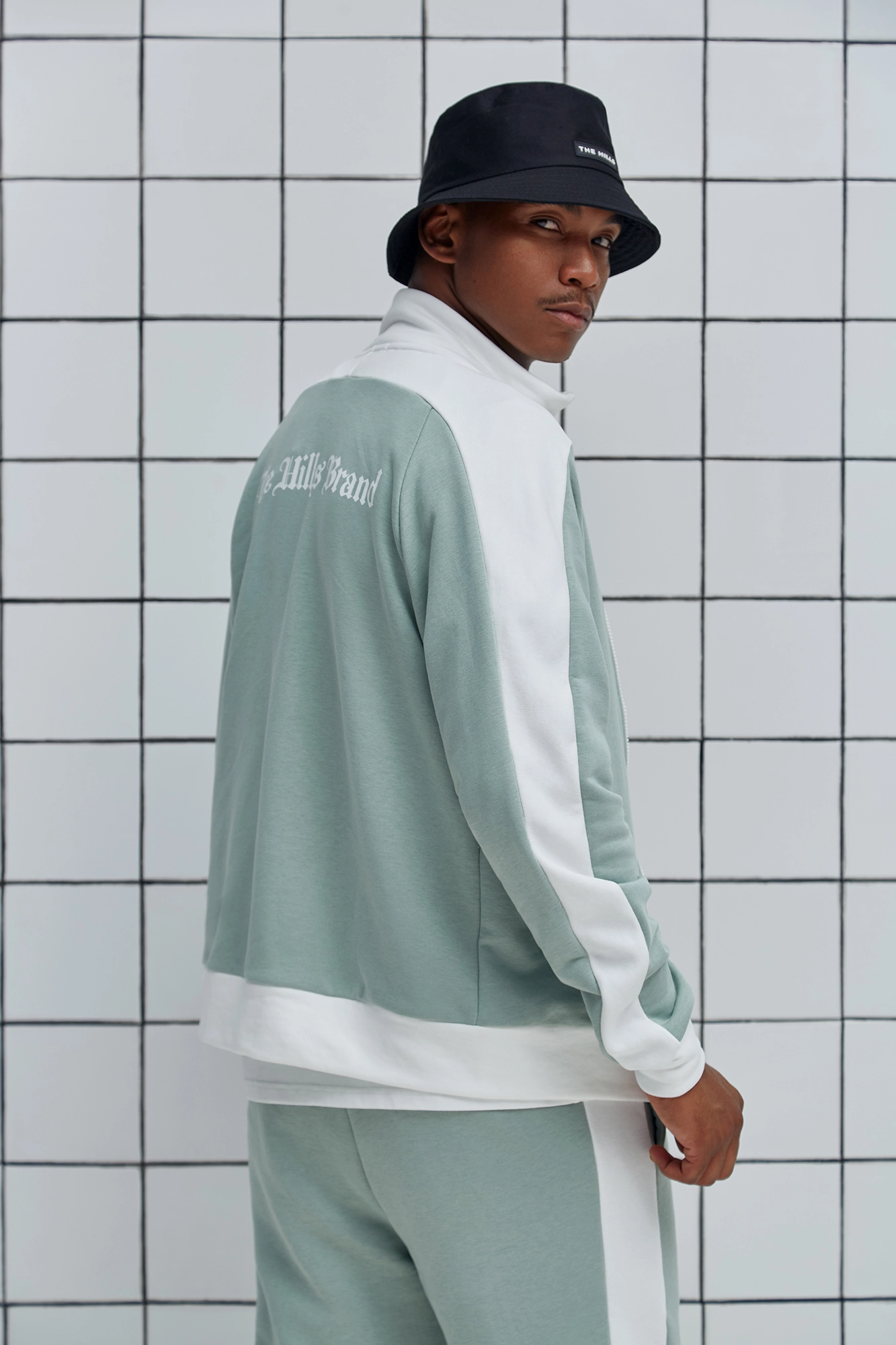 U-221-TH-56-3443 Панама The Hills Черный