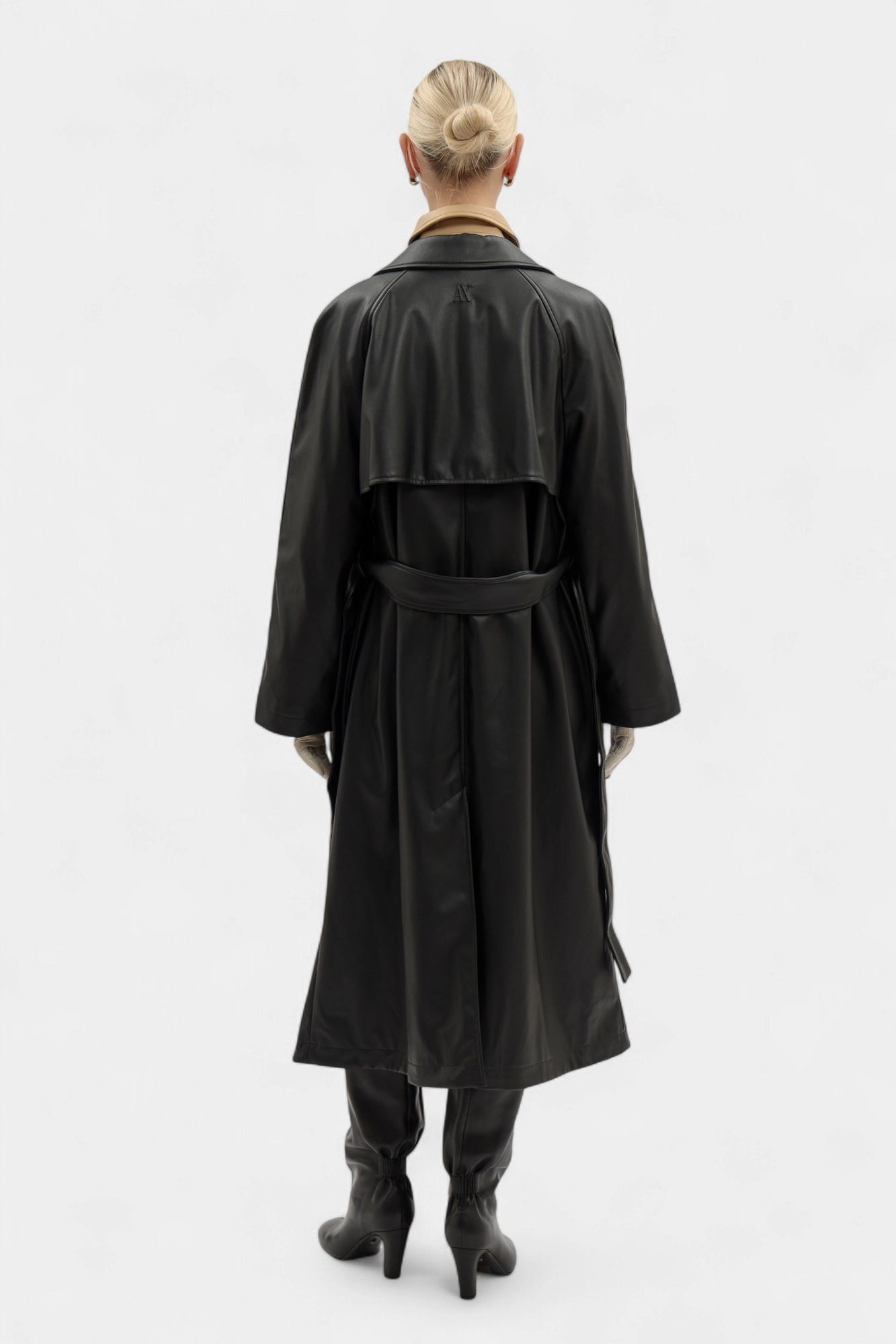 XW000680_AF16106 тренч armani exchange 