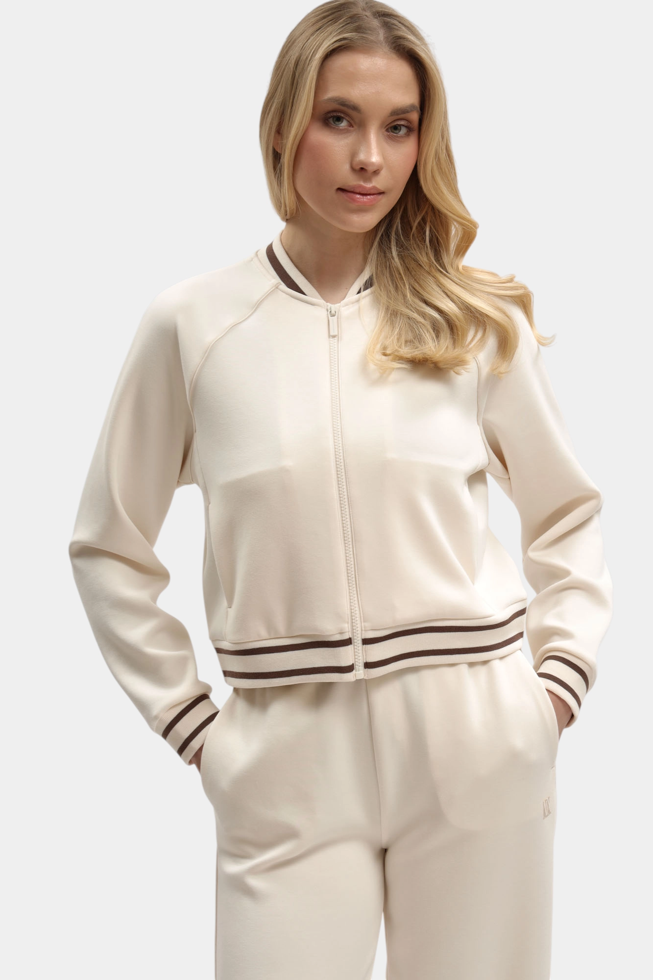 XW002071_AF10804 куртка armani exchange 