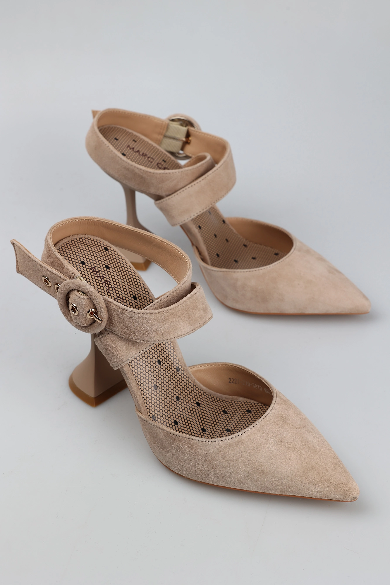 2221-219-38 Босоножки на каблуке Marc Cony Бежевый