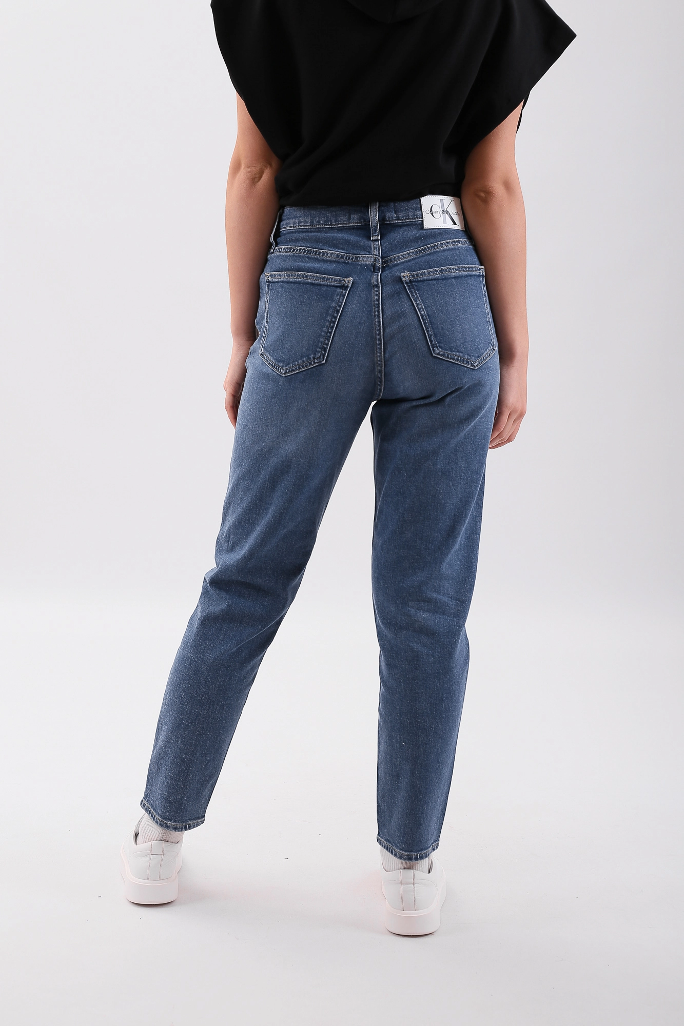 J20J218893 джинсы mom jean calvin klein jeans