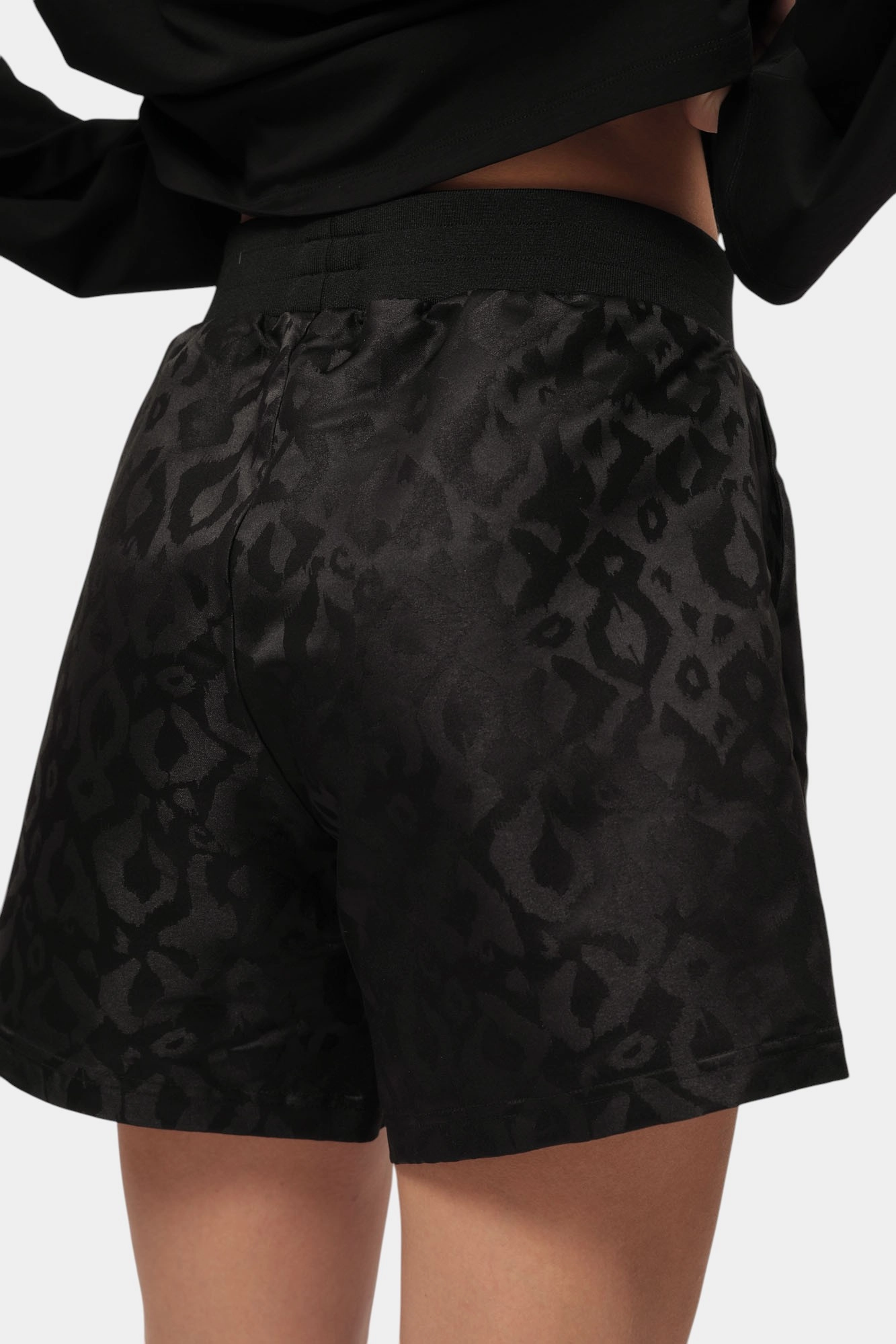 7W000484_AF15382 шорты ea7 